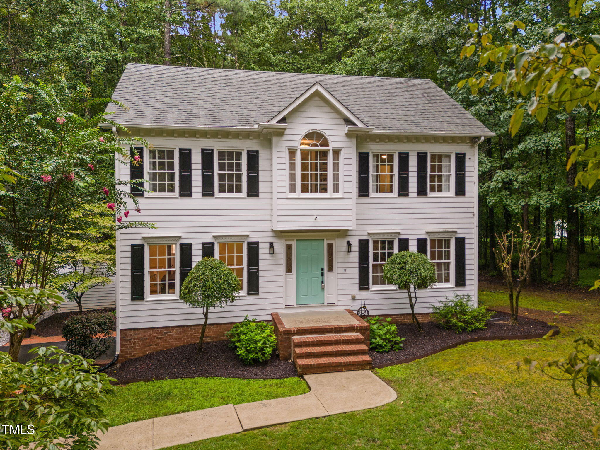 102 Captains Court