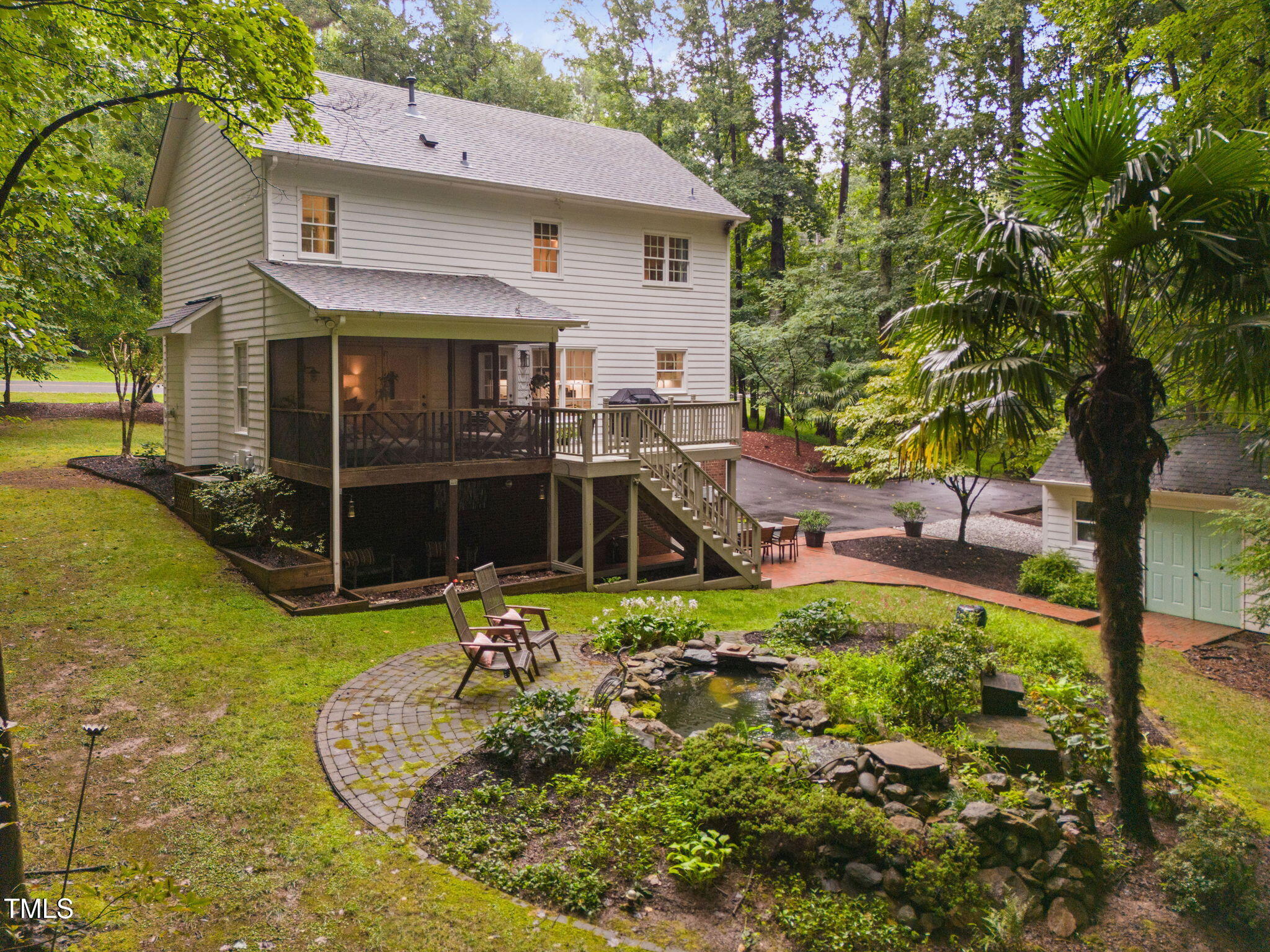 102 Captains Court