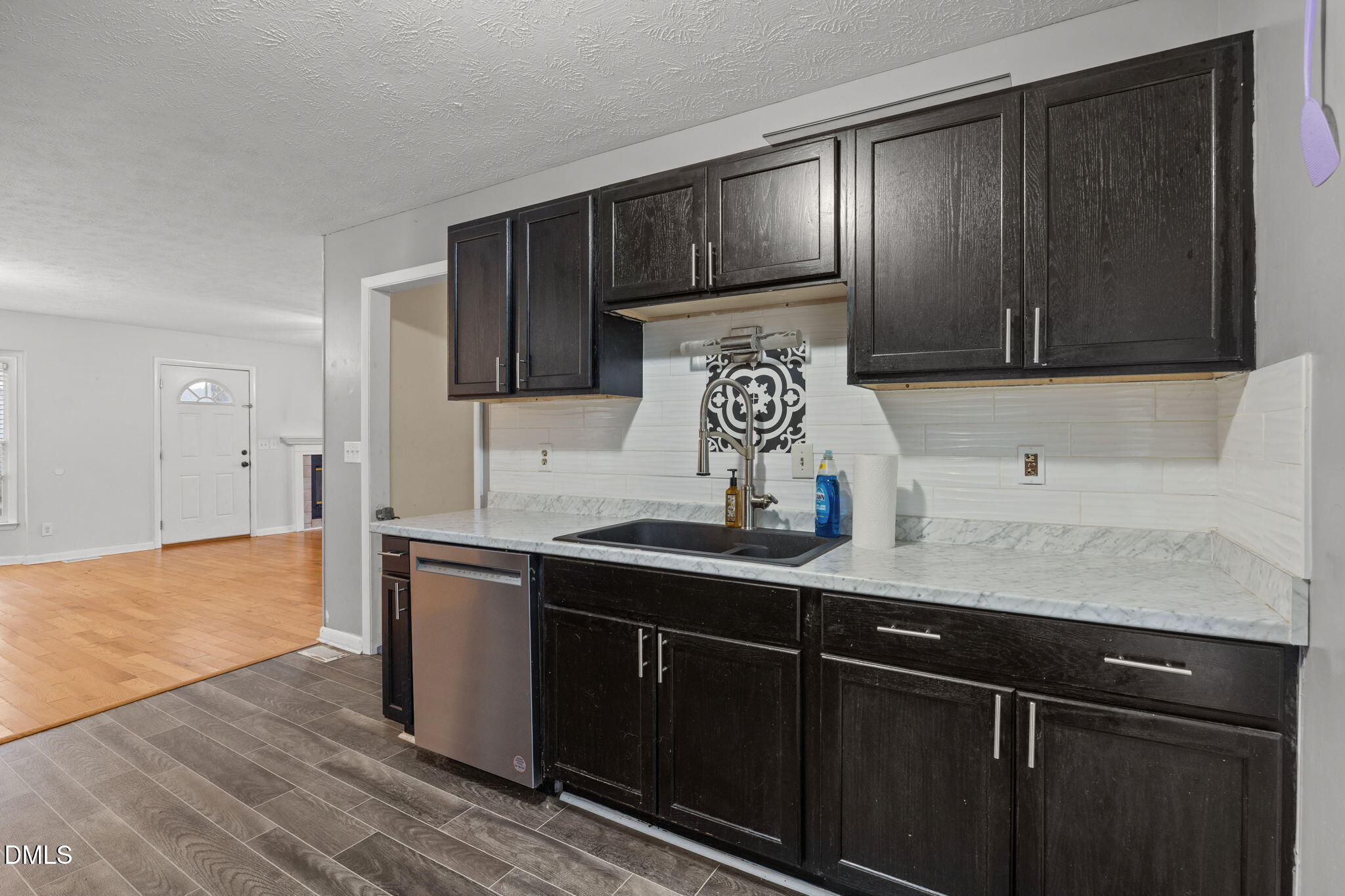 6800 Kingsgate Drive