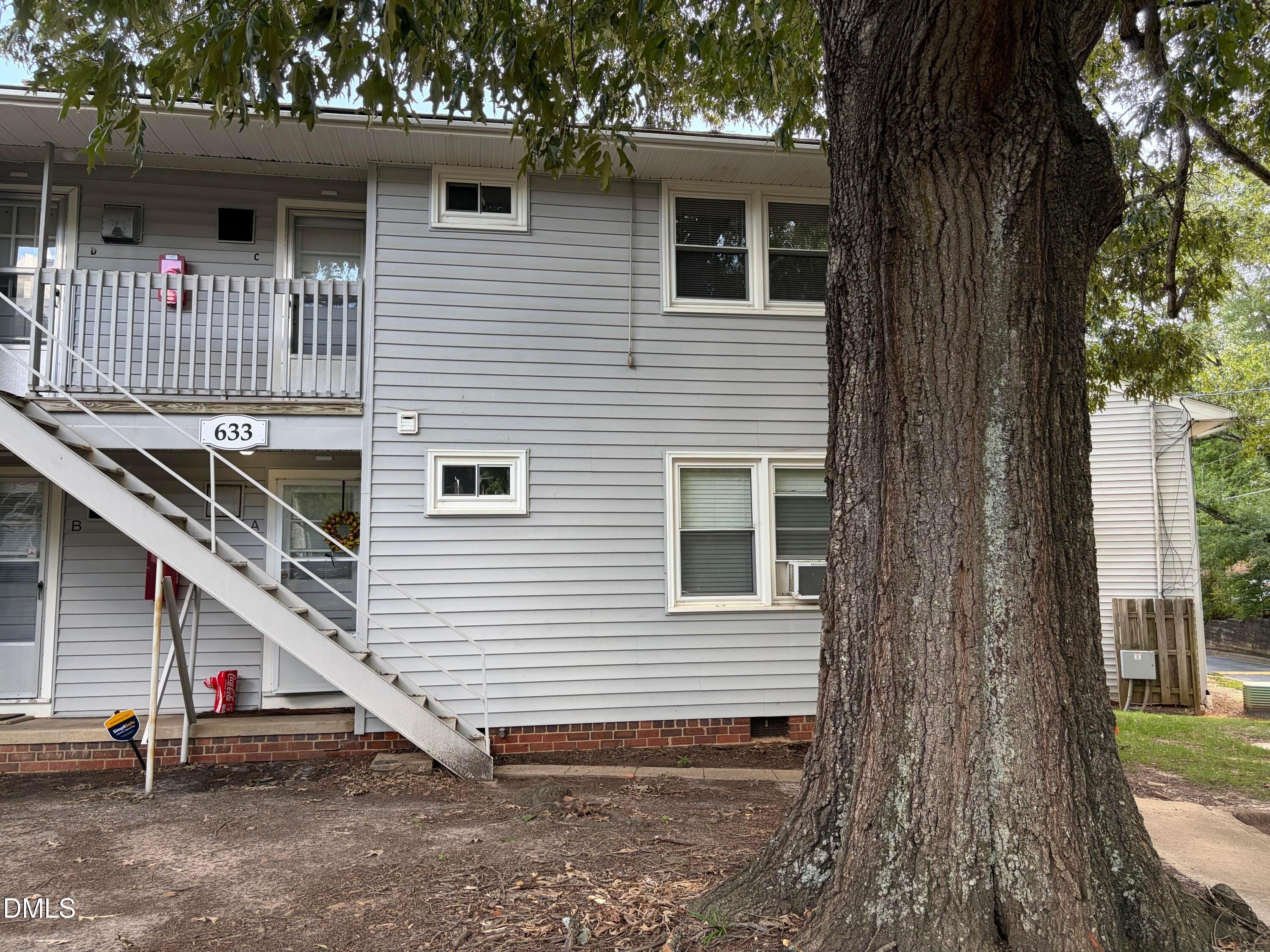 633 Daniels Street