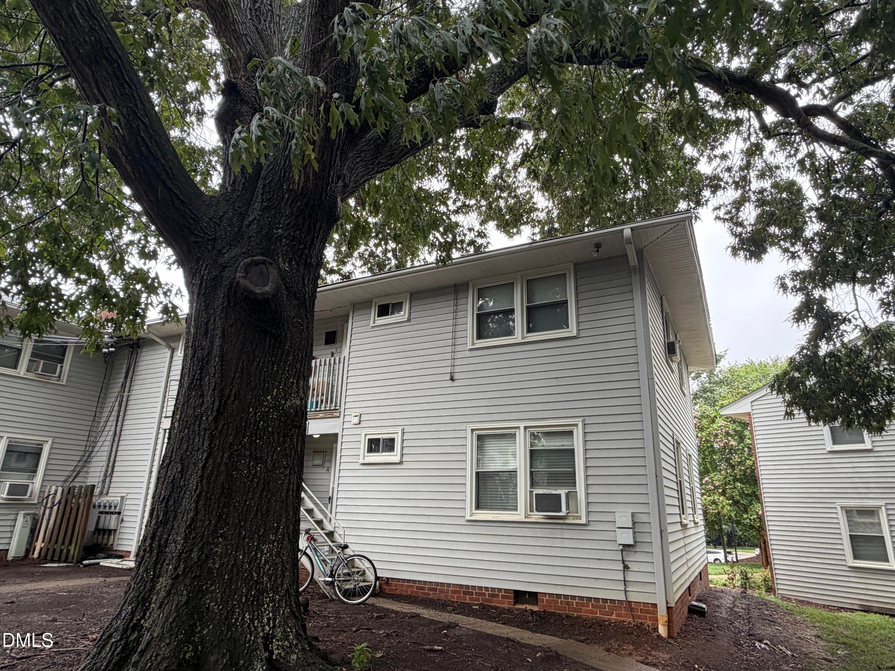 633 Daniels Street