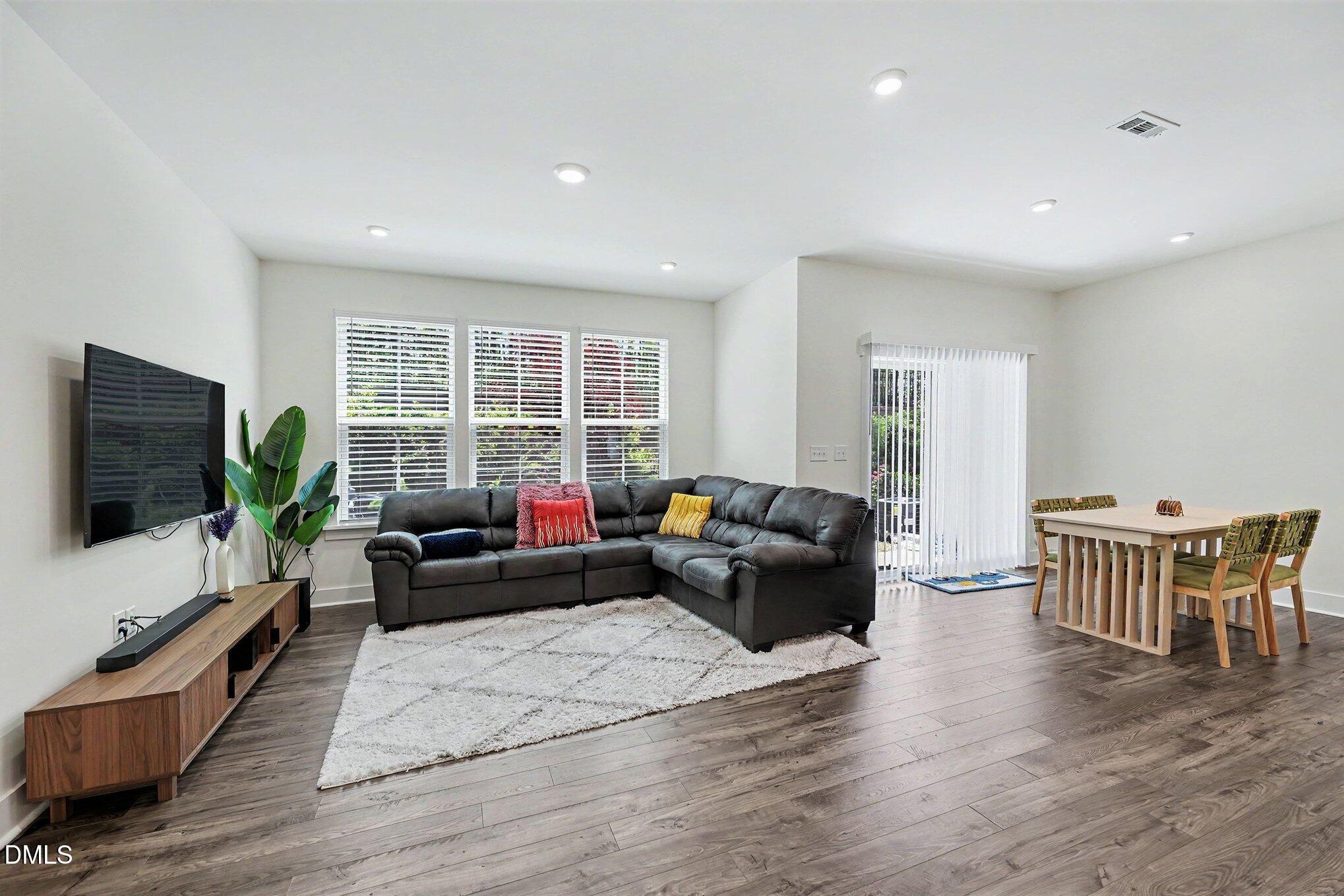 6805 Doddridge Lane