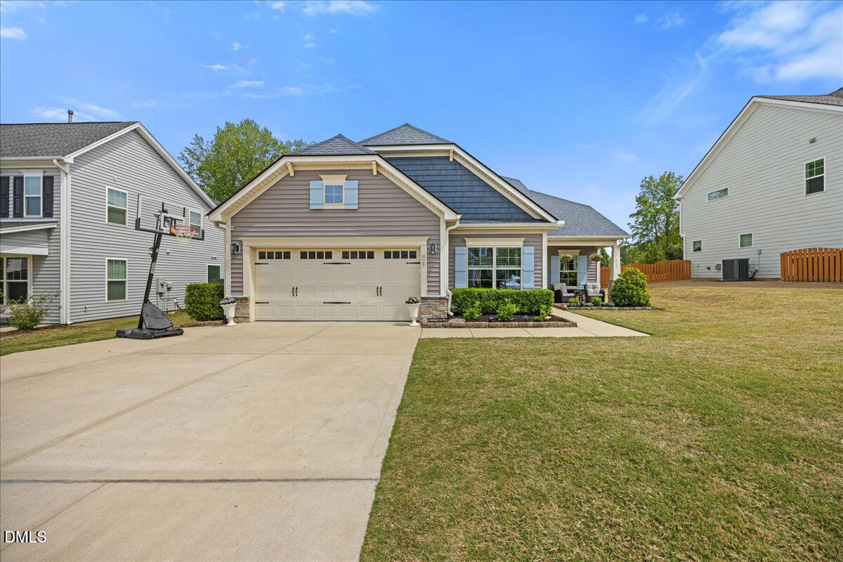 827 Tupelo Glen Court