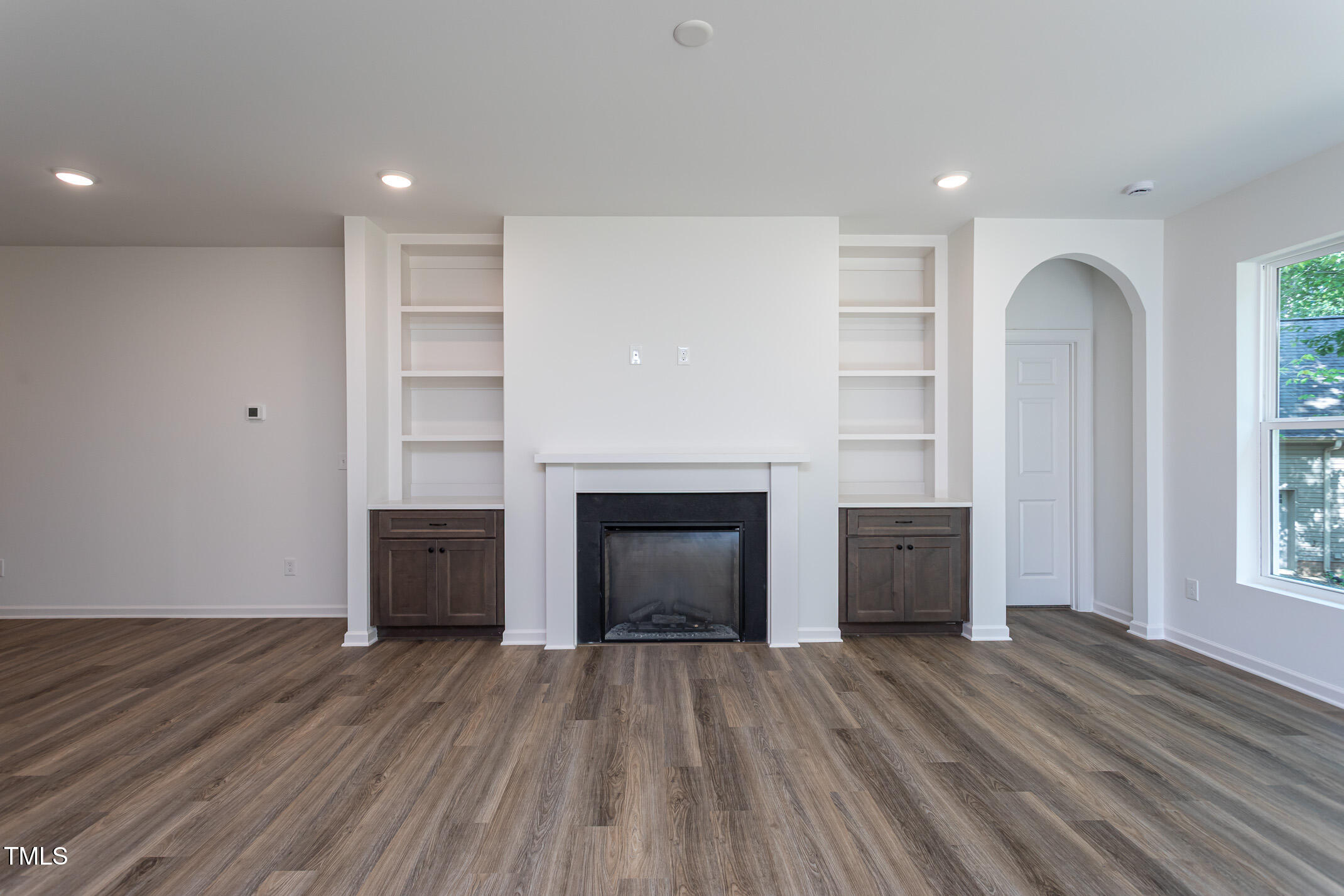6069 Jones Circle
