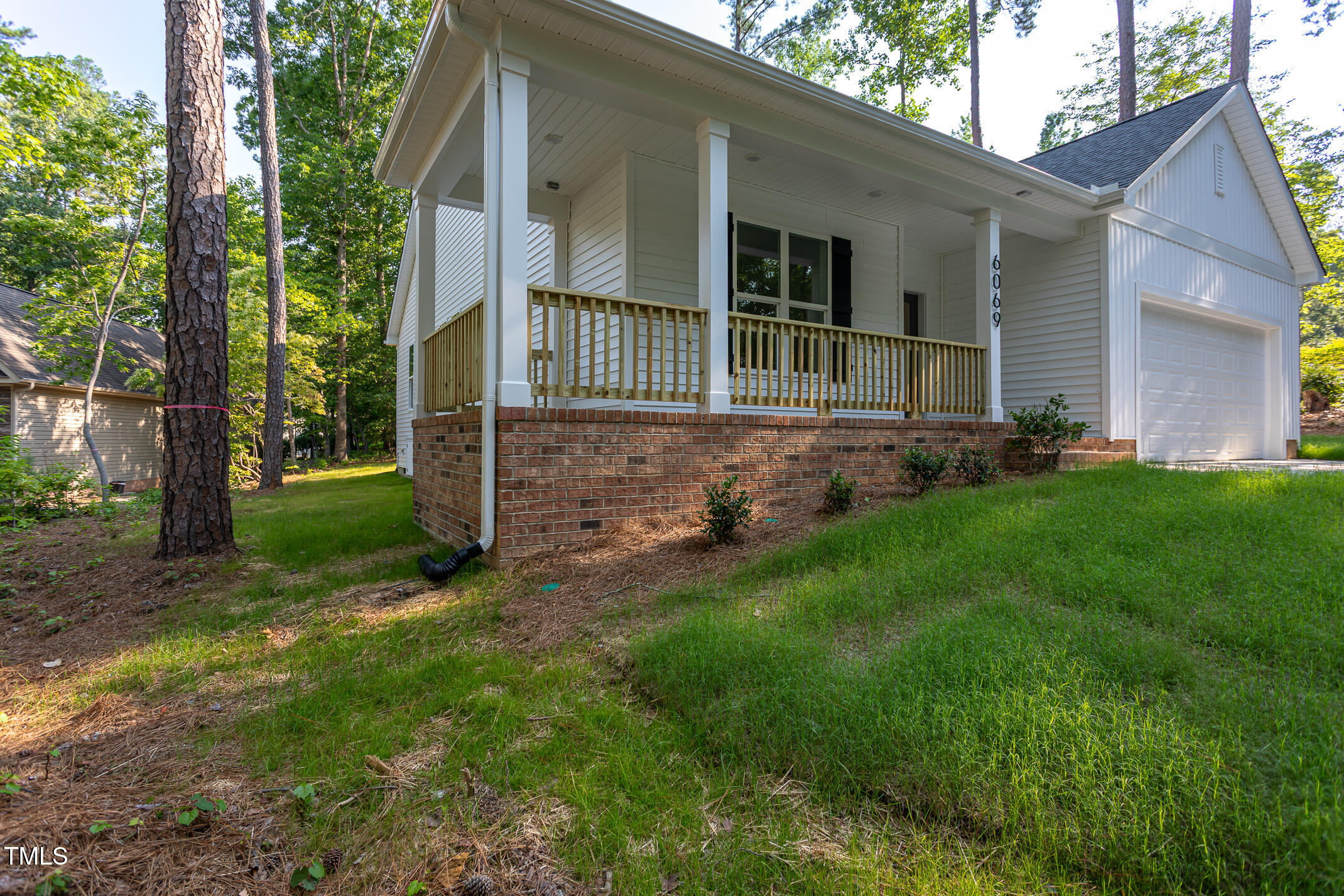 6069 Jones Circle