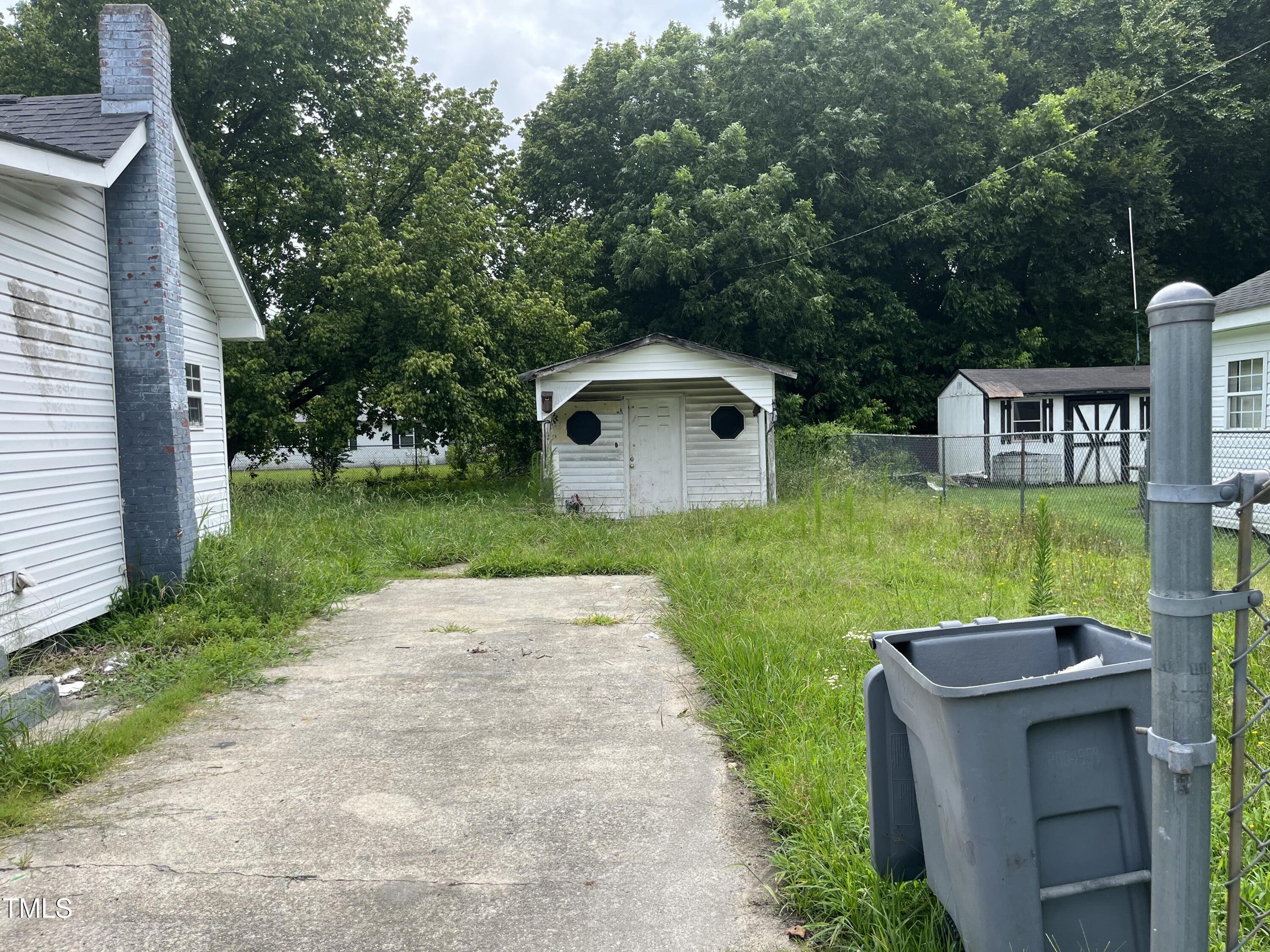 401 E Railroad Street
