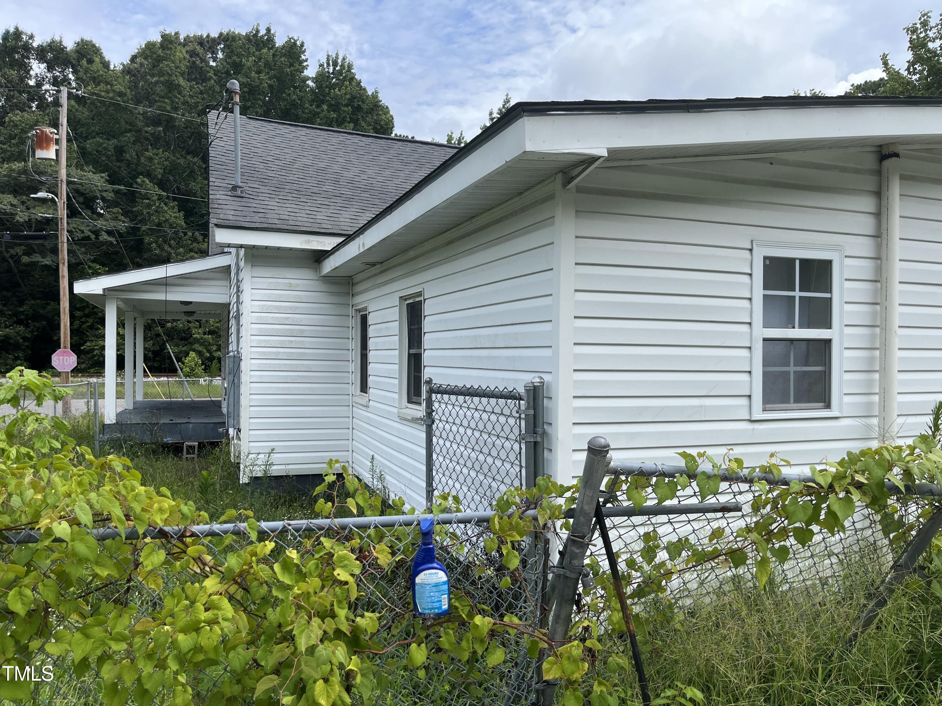 401 E Railroad Street