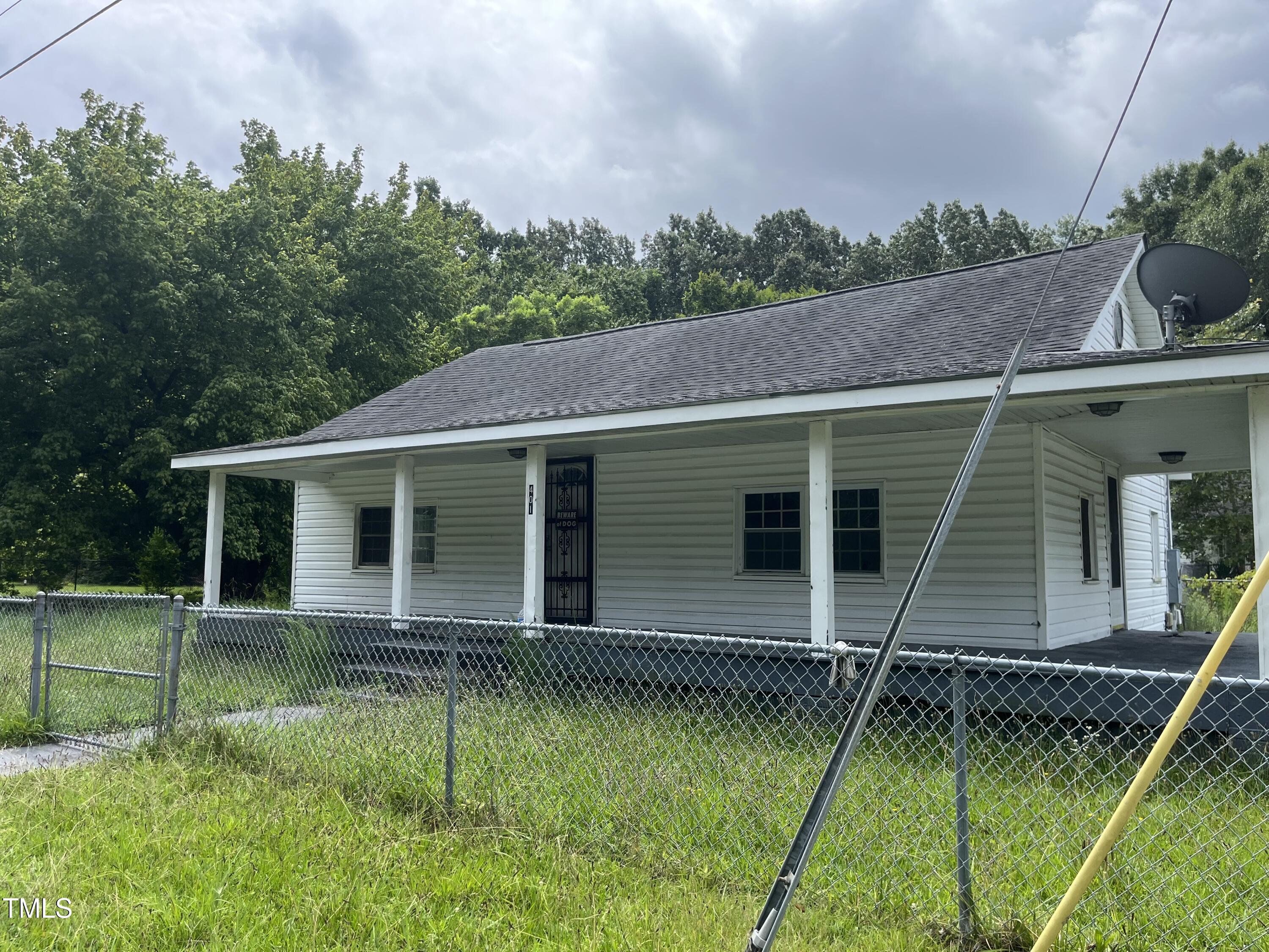 401 E Railroad Street