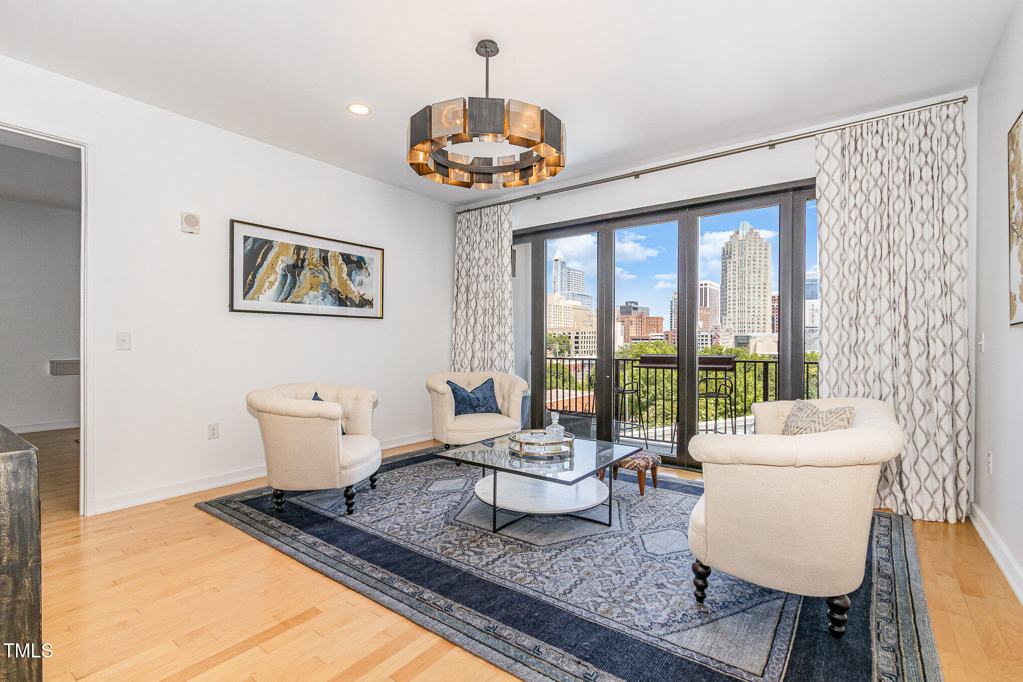 523 S West Street 402