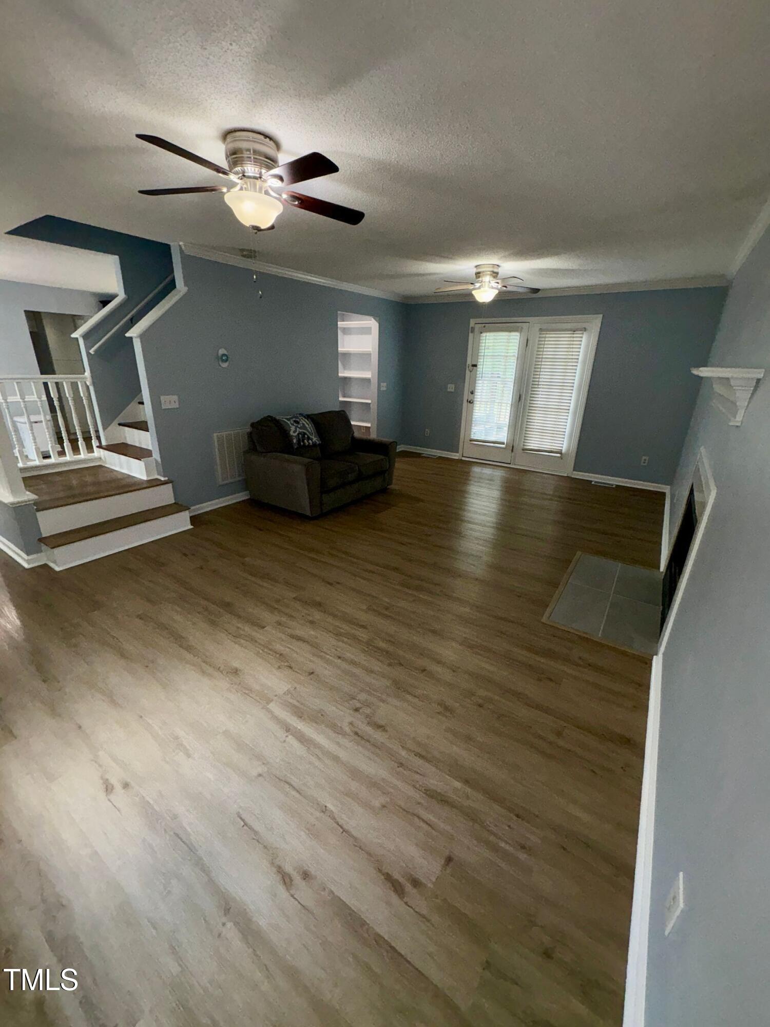 607 Wahlbrink Drive