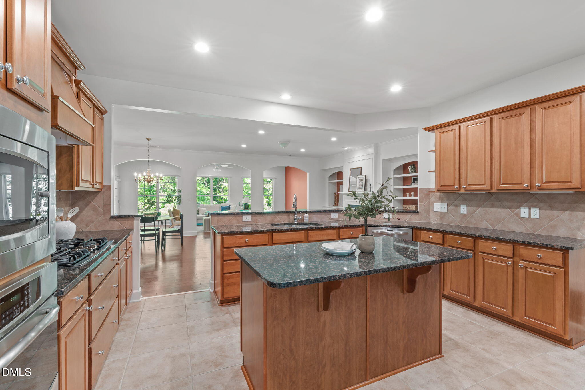1424 Marsalis Way