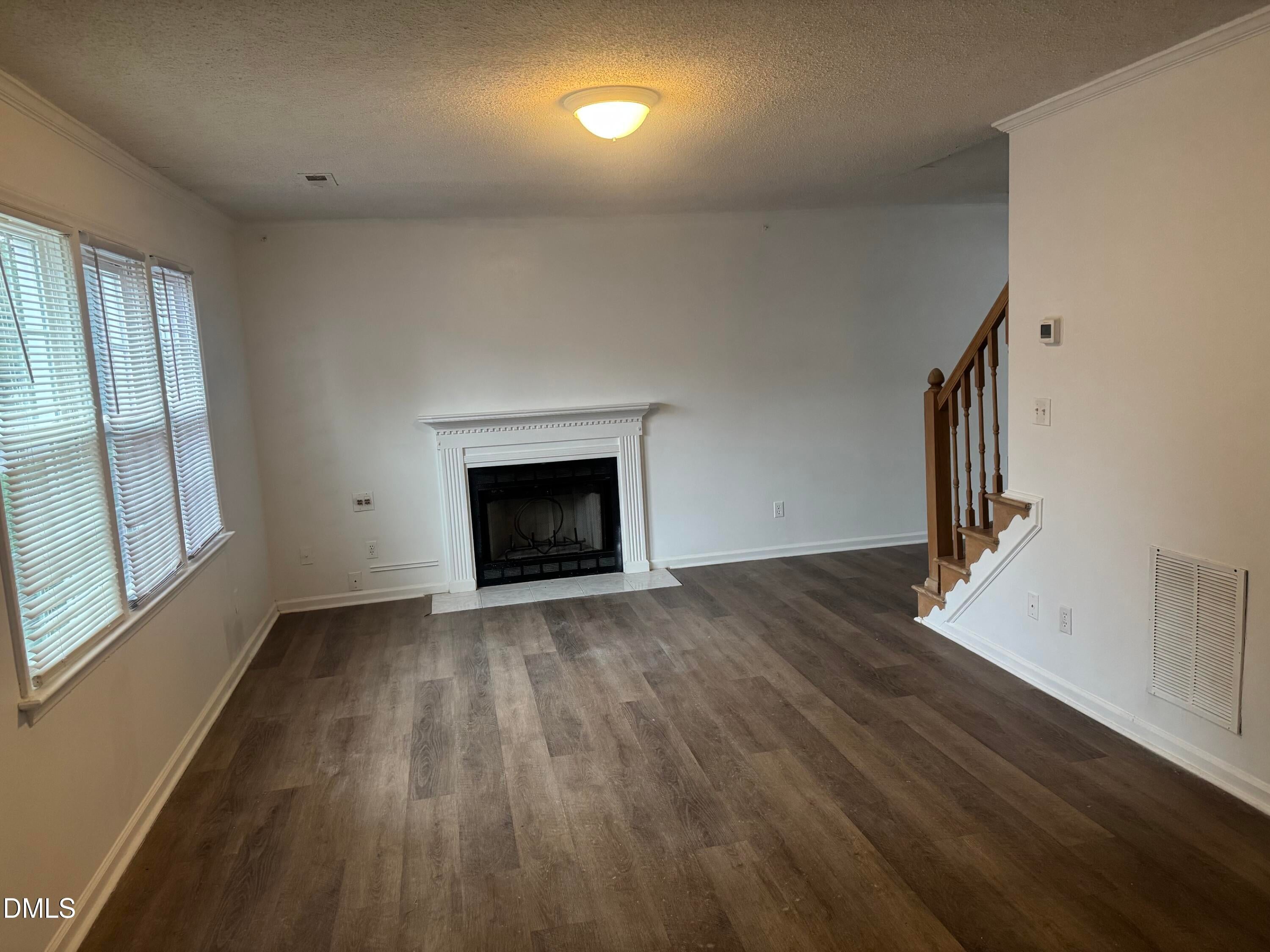 3803 Sterling Pointe Drive Q1
