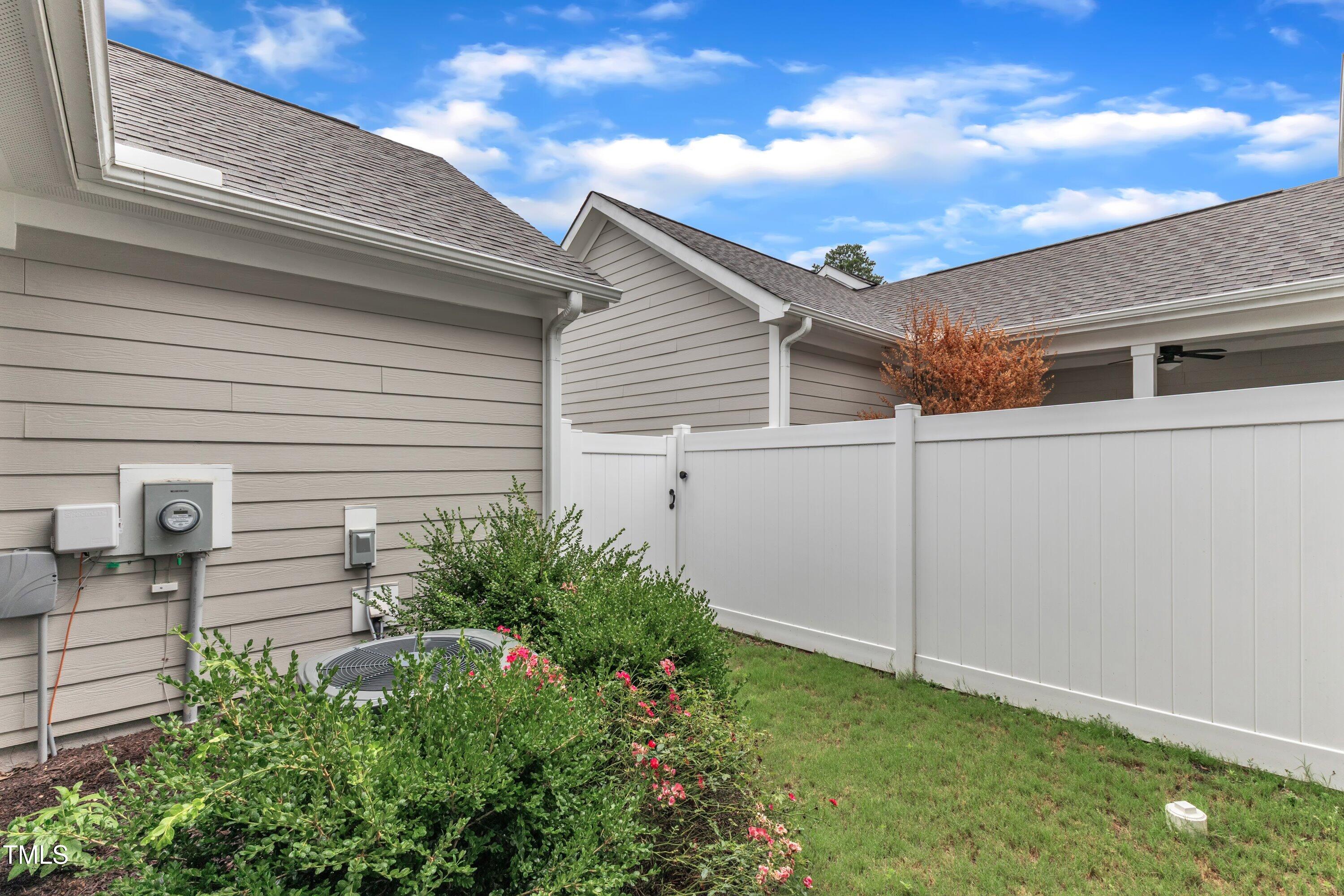 1404 Lawson Creek Way