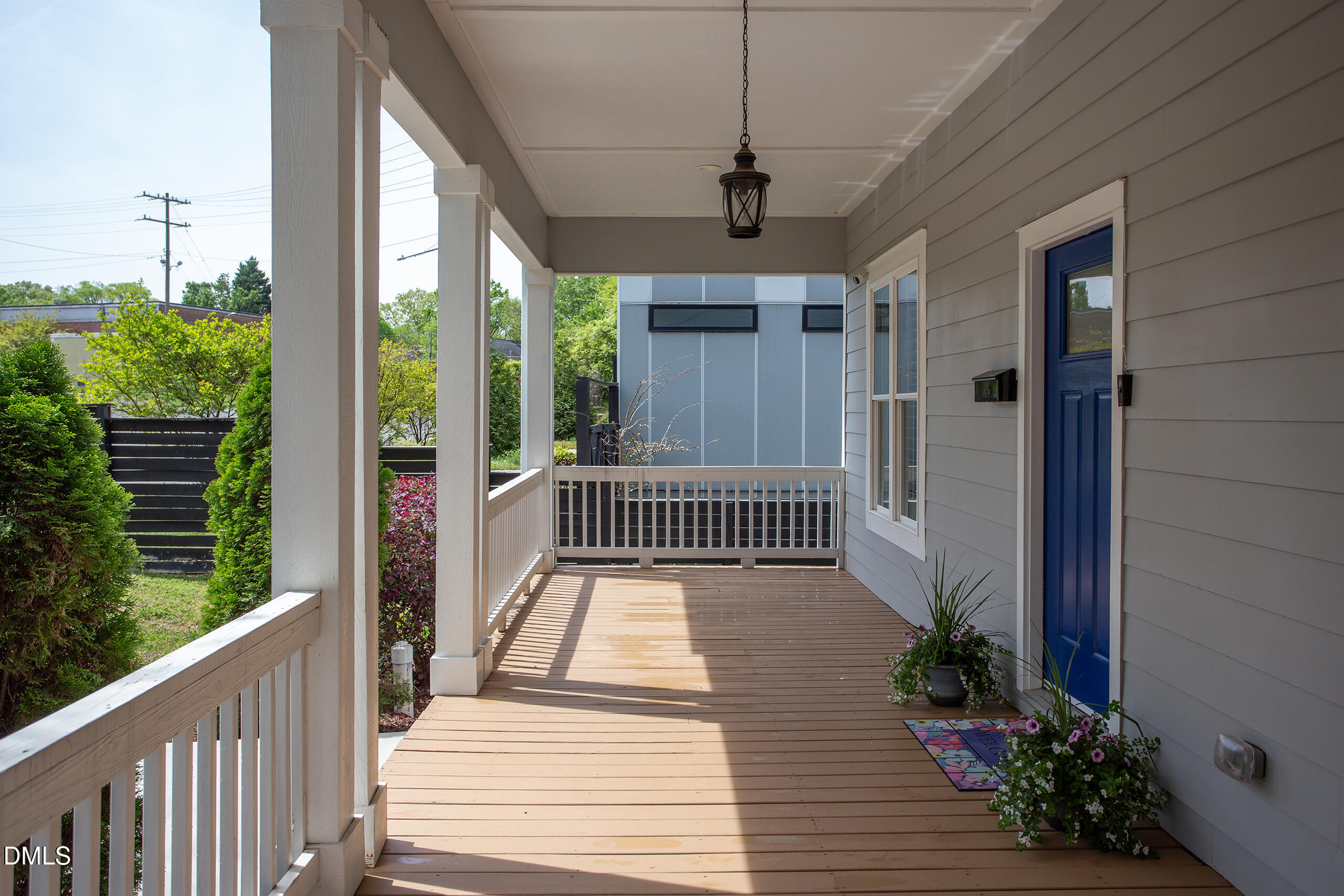 607 Lee Street