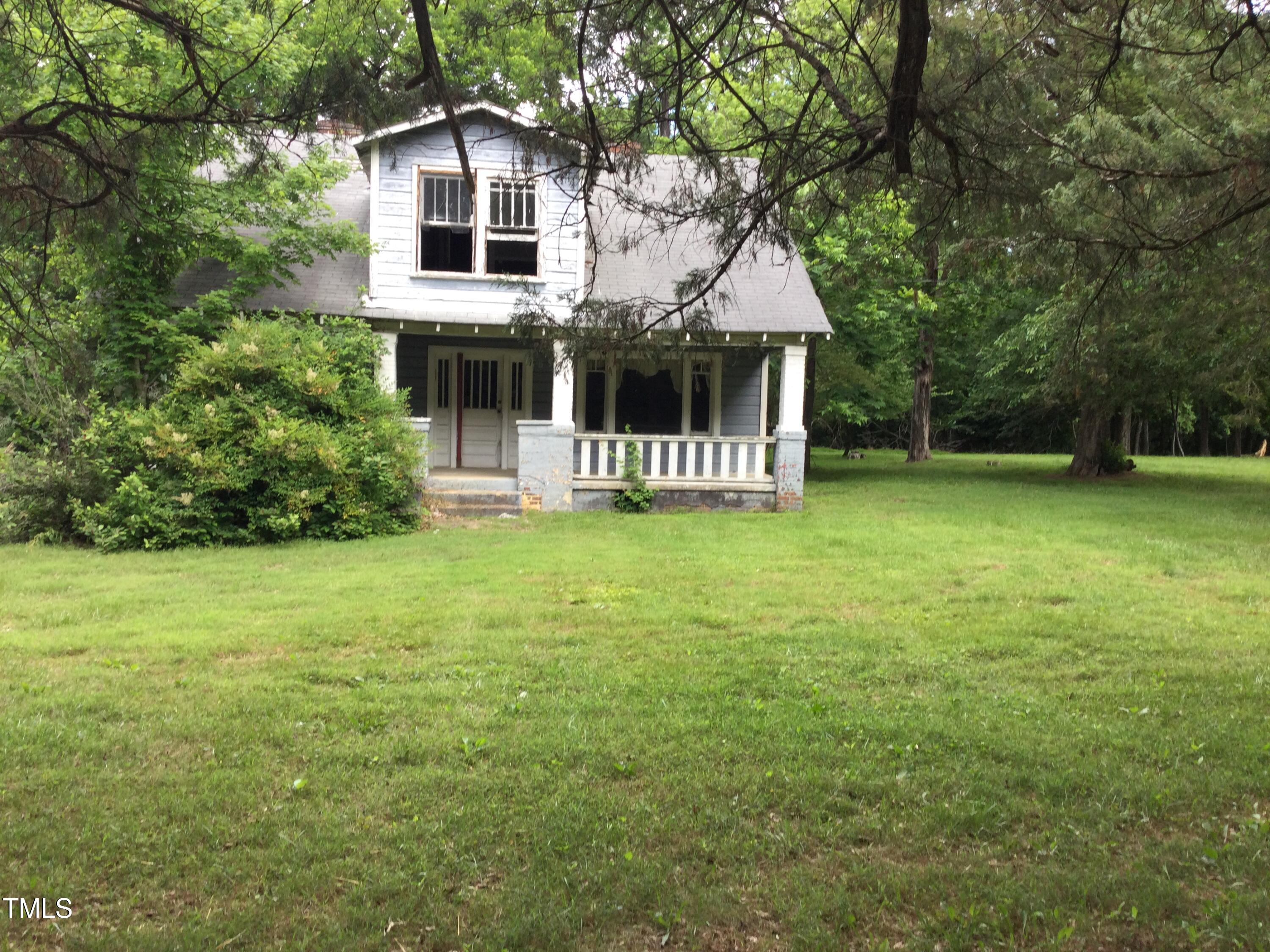 1402 E Main Street