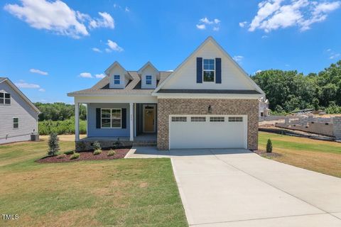 Single Family Residence in Four Oaks NC 242 Pecan Valley Way.jpg