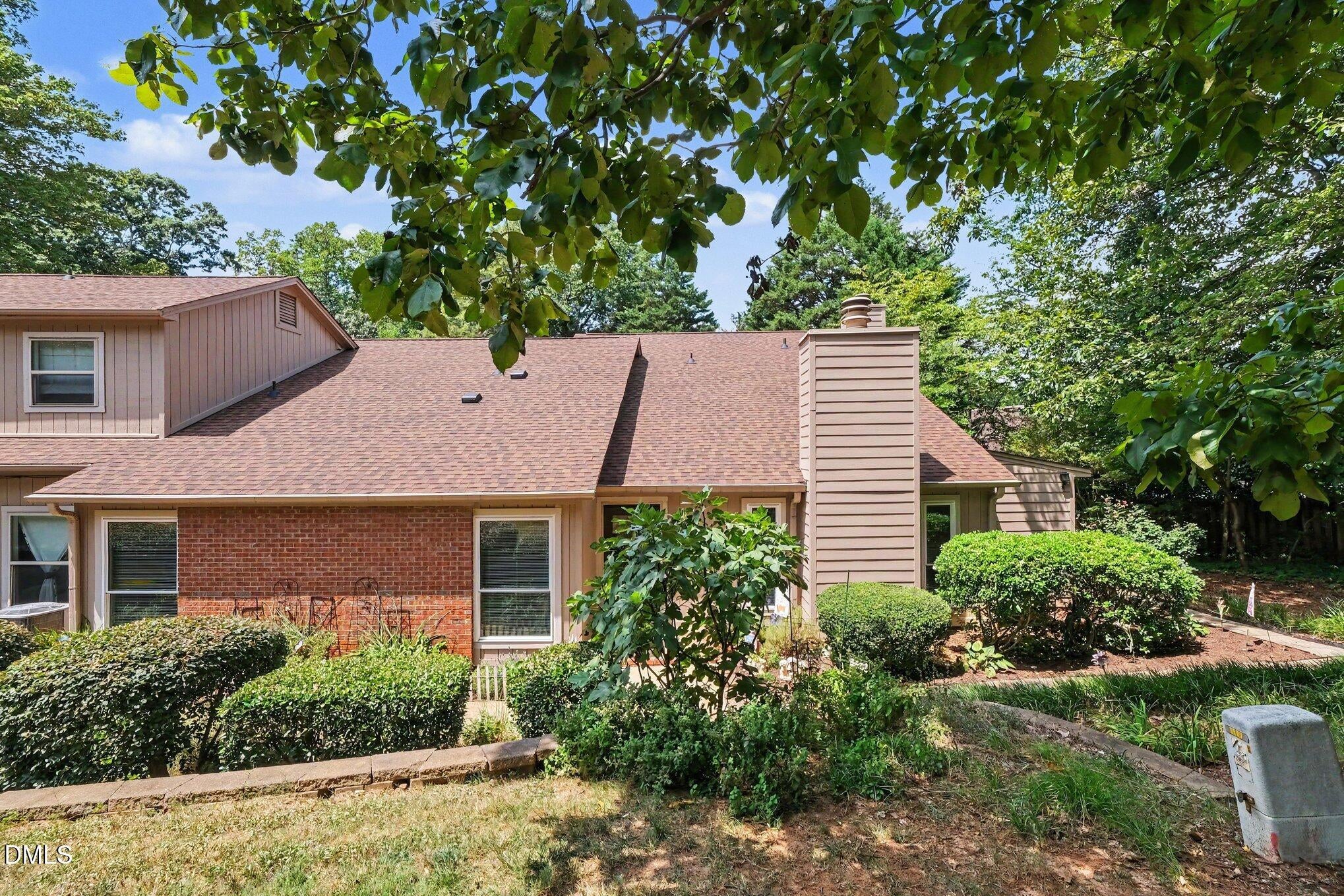 110 Twin Oaks Place