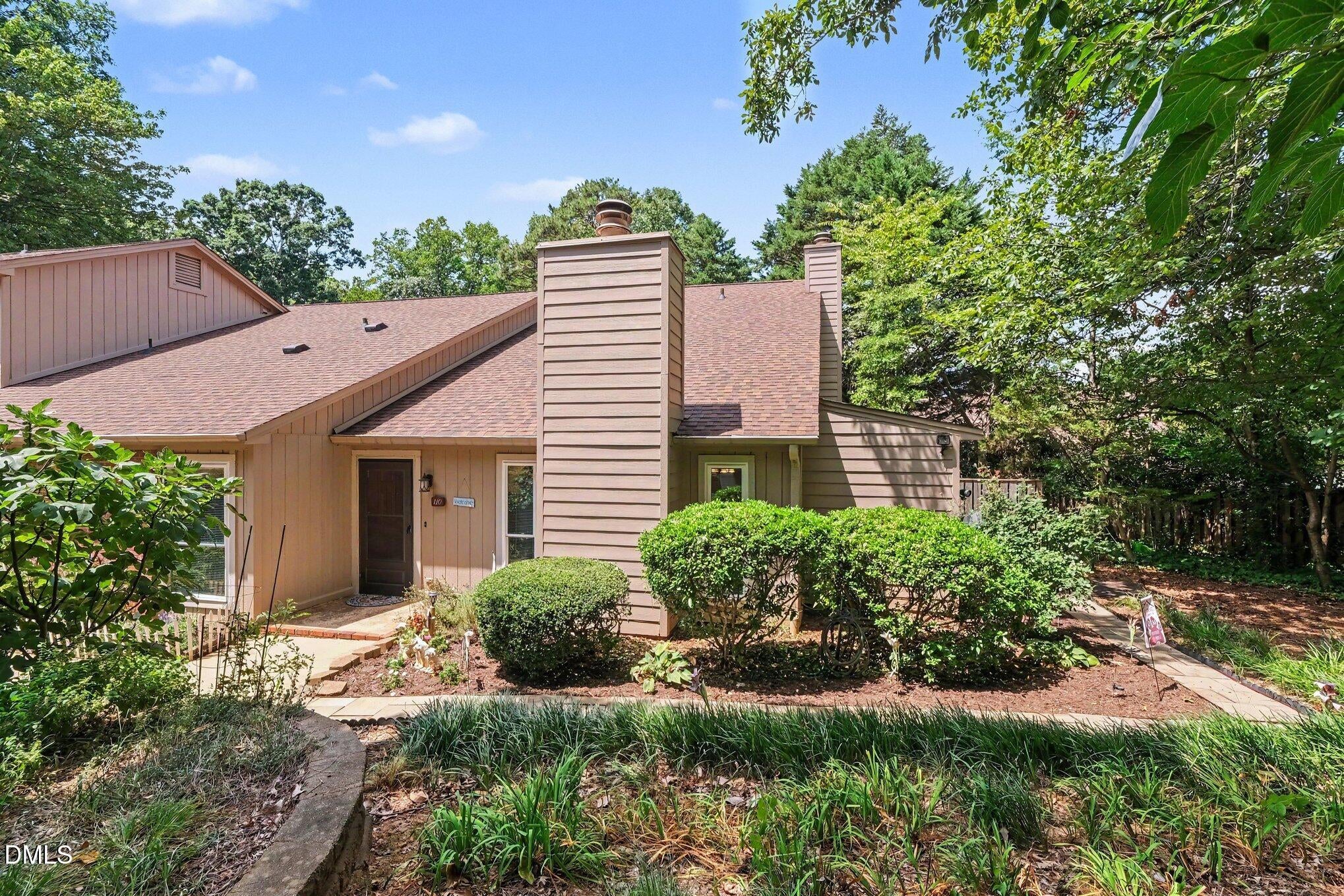 110 Twin Oaks Place