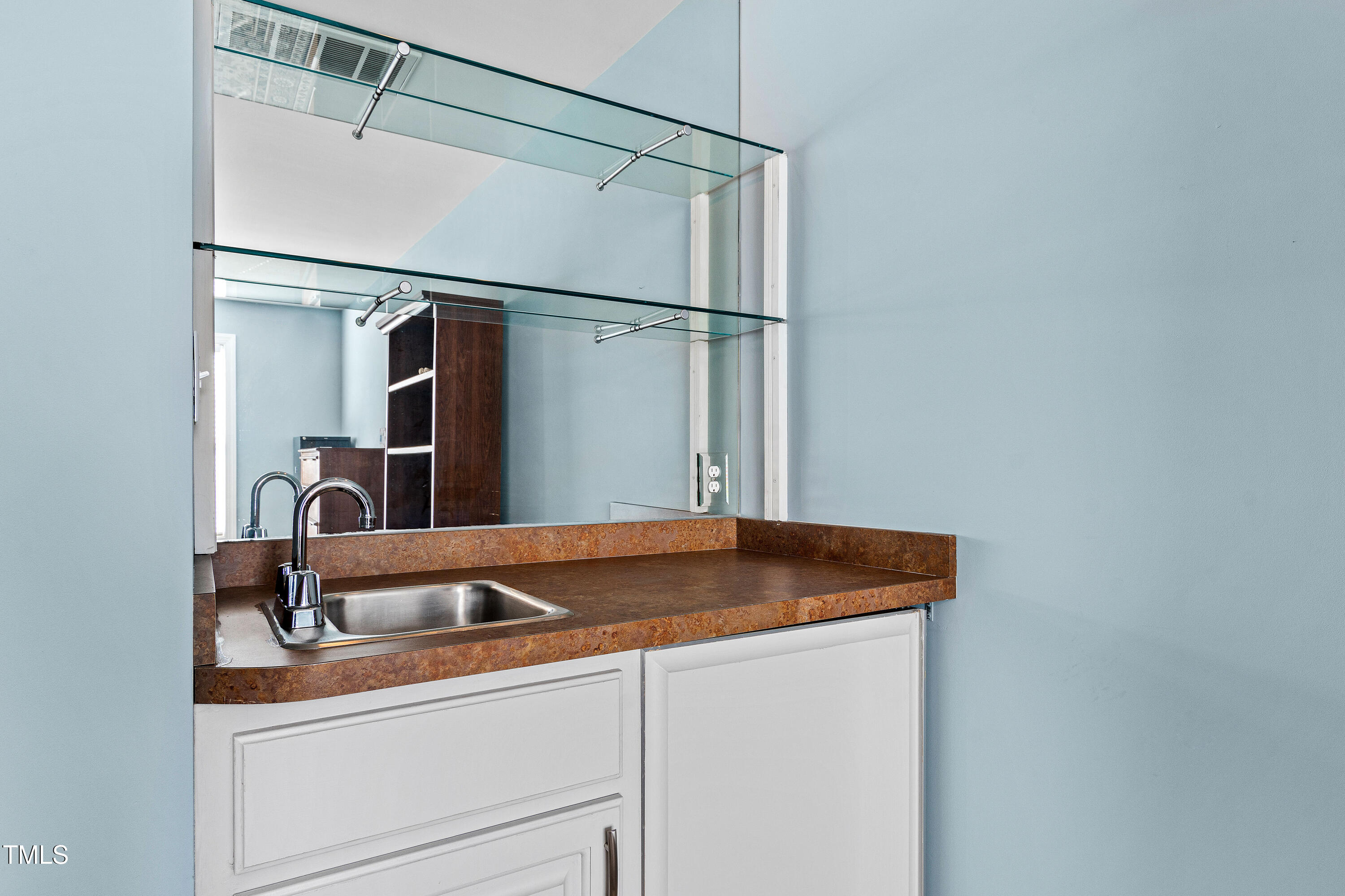 Raleigh, North Carolina 27614, United States, 4 Bedrooms Bedrooms, ,3 BathroomsBathrooms,Residential,Pending,76662