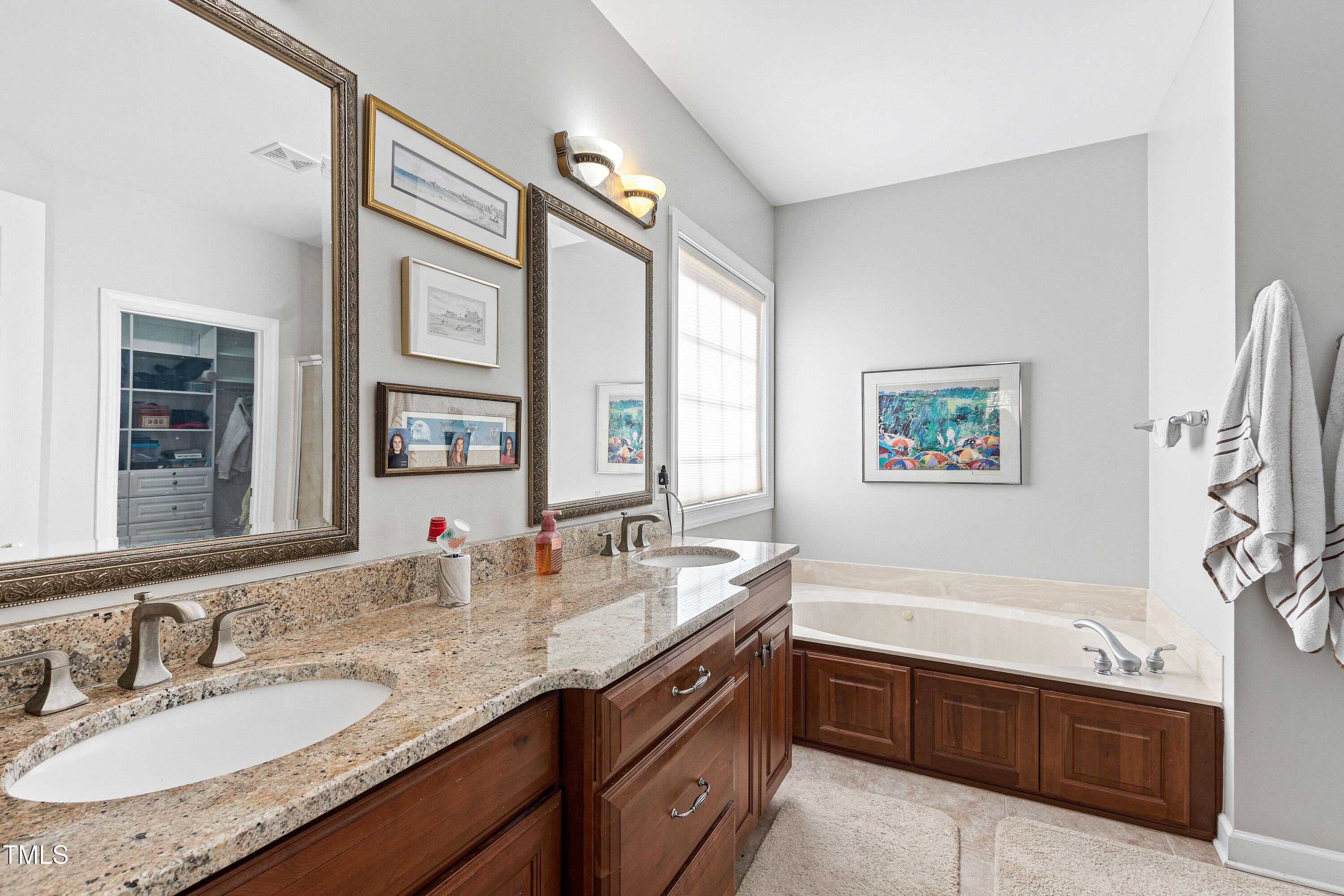 Raleigh, North Carolina 27614, United States, 4 Bedrooms Bedrooms, ,3 BathroomsBathrooms,Residential,Pending,76662