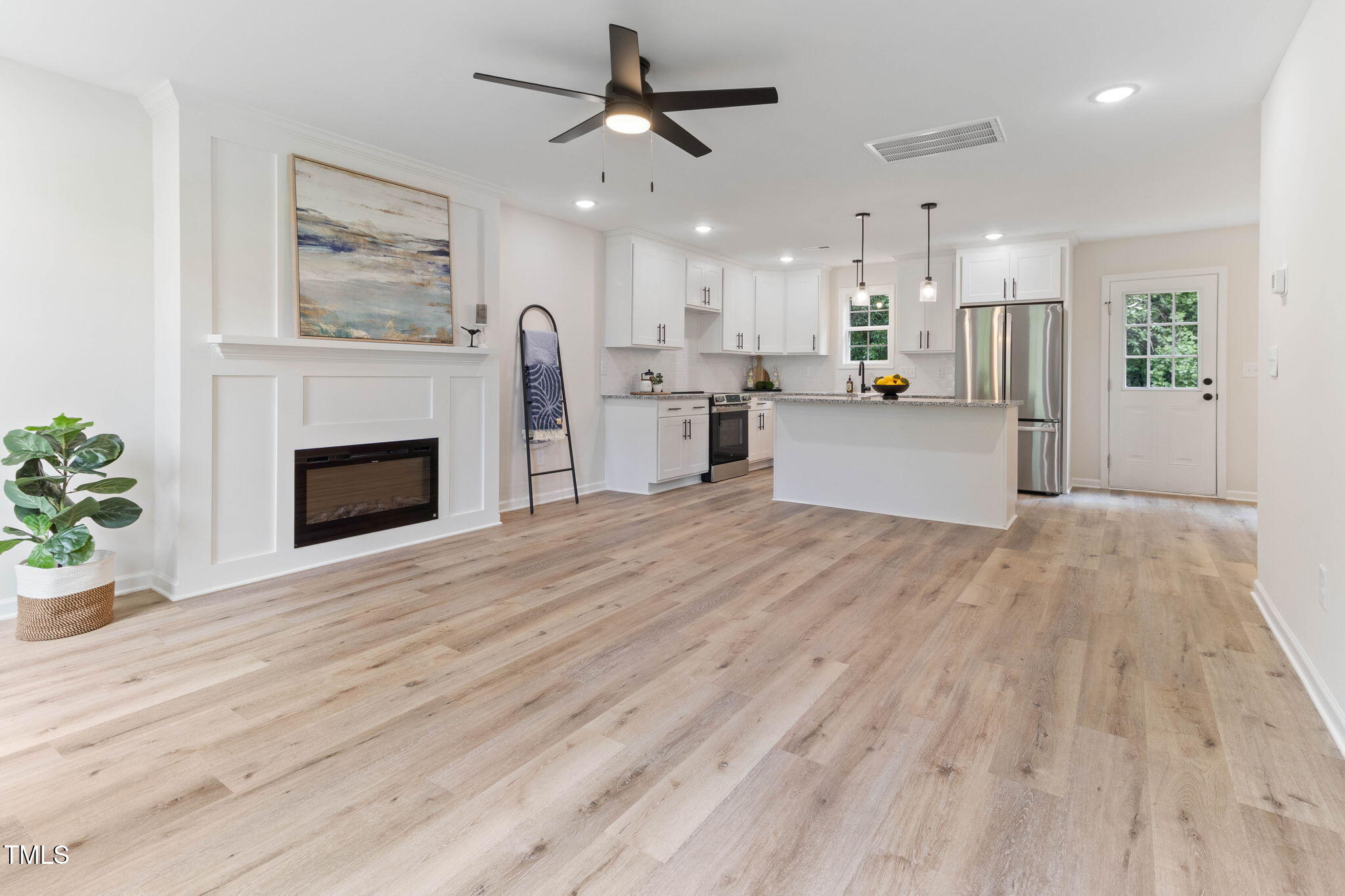 1230 Arailia Drive