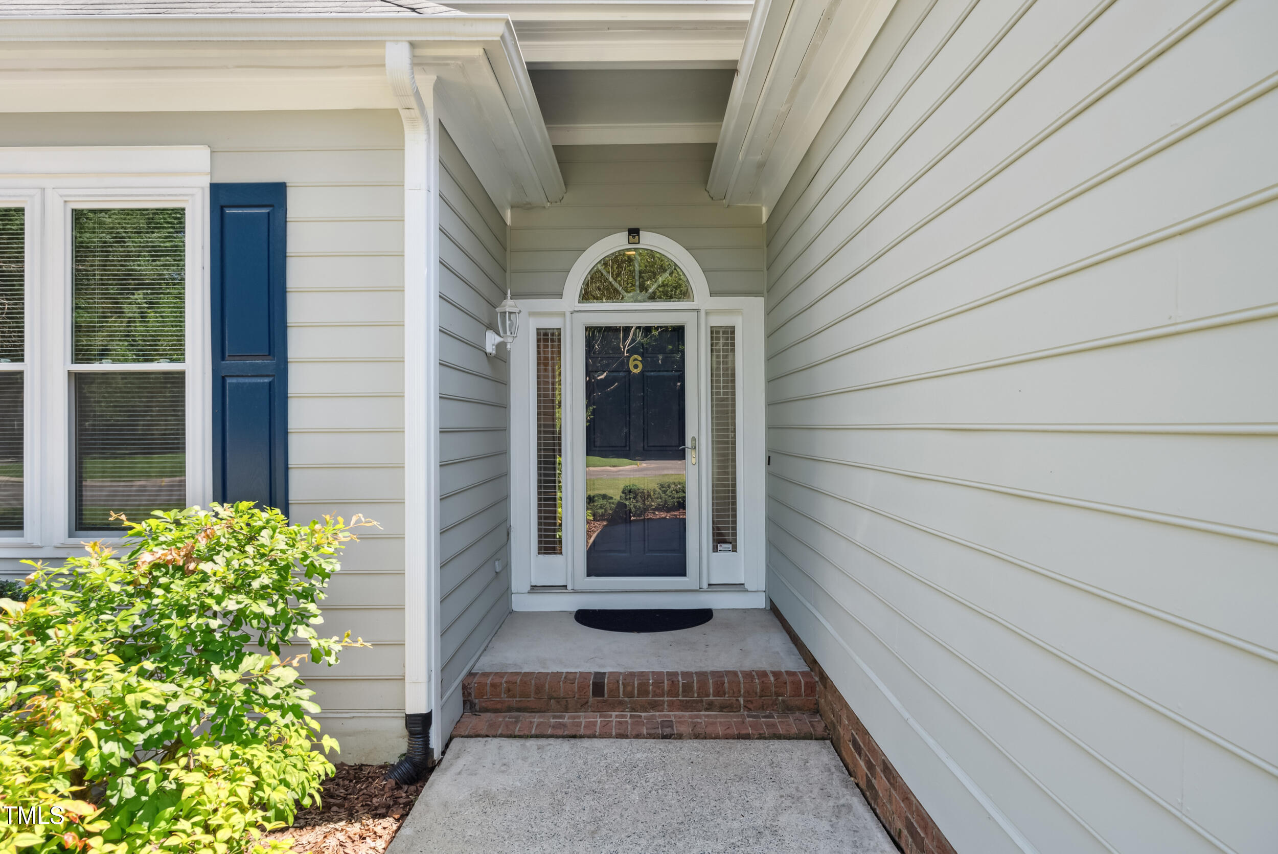 6 Danesfield Court