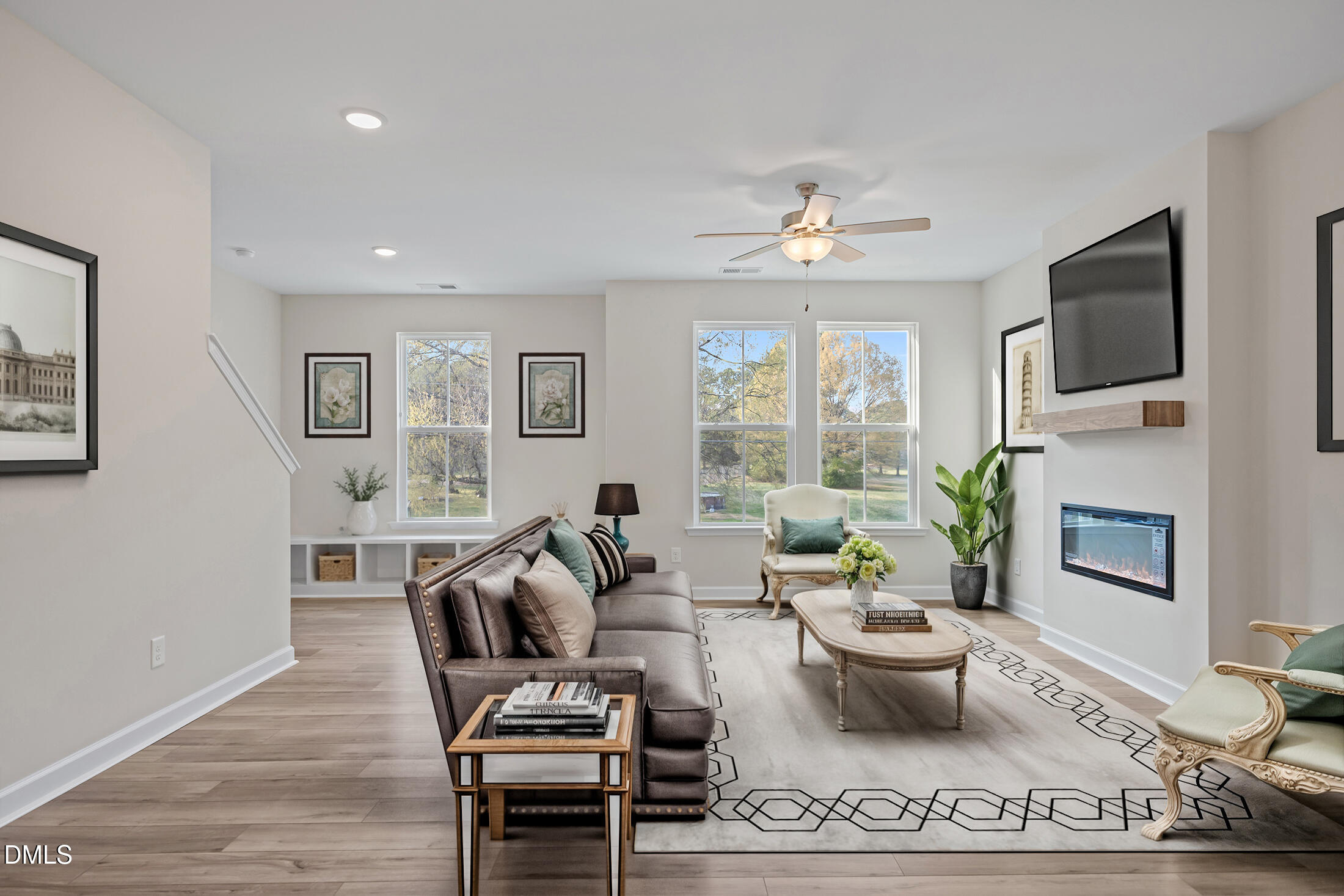 153 Broadway Street 1