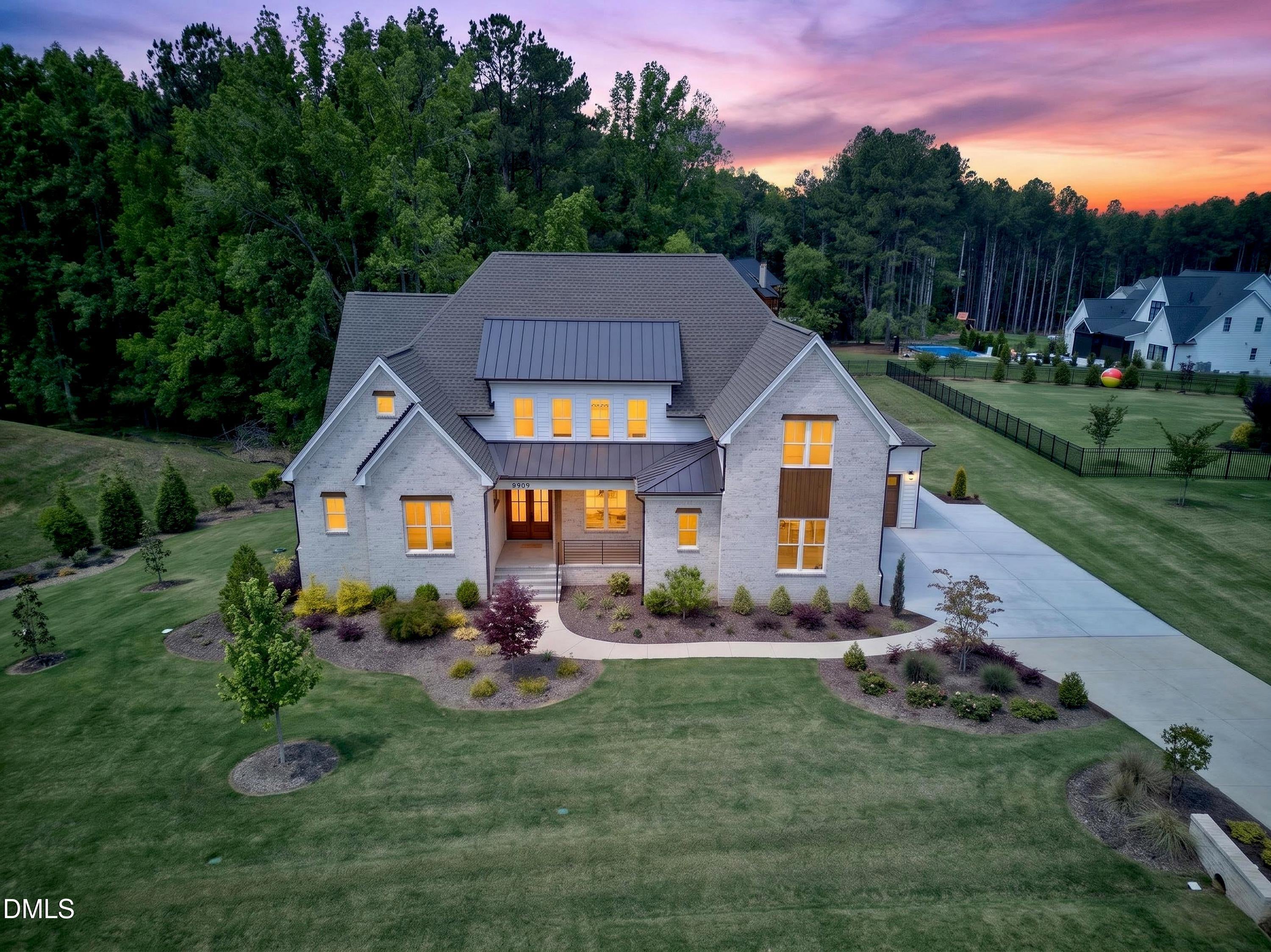 8909 Grand Highland Way