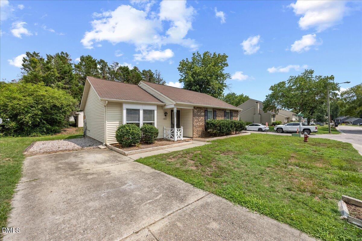 1621 River Knoll Drive