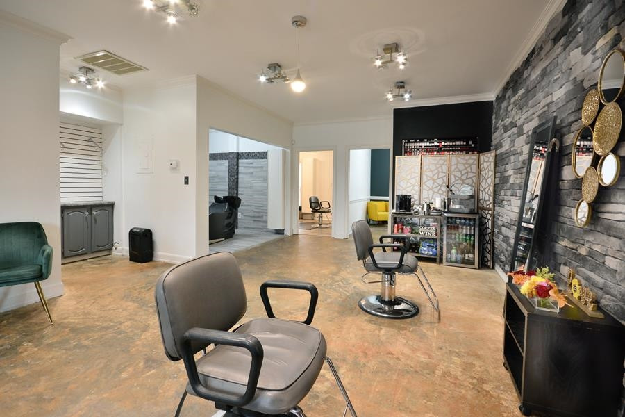 800 Salem Woods Drive 103, 203