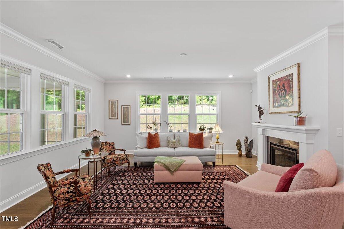 131 English Violet Lane