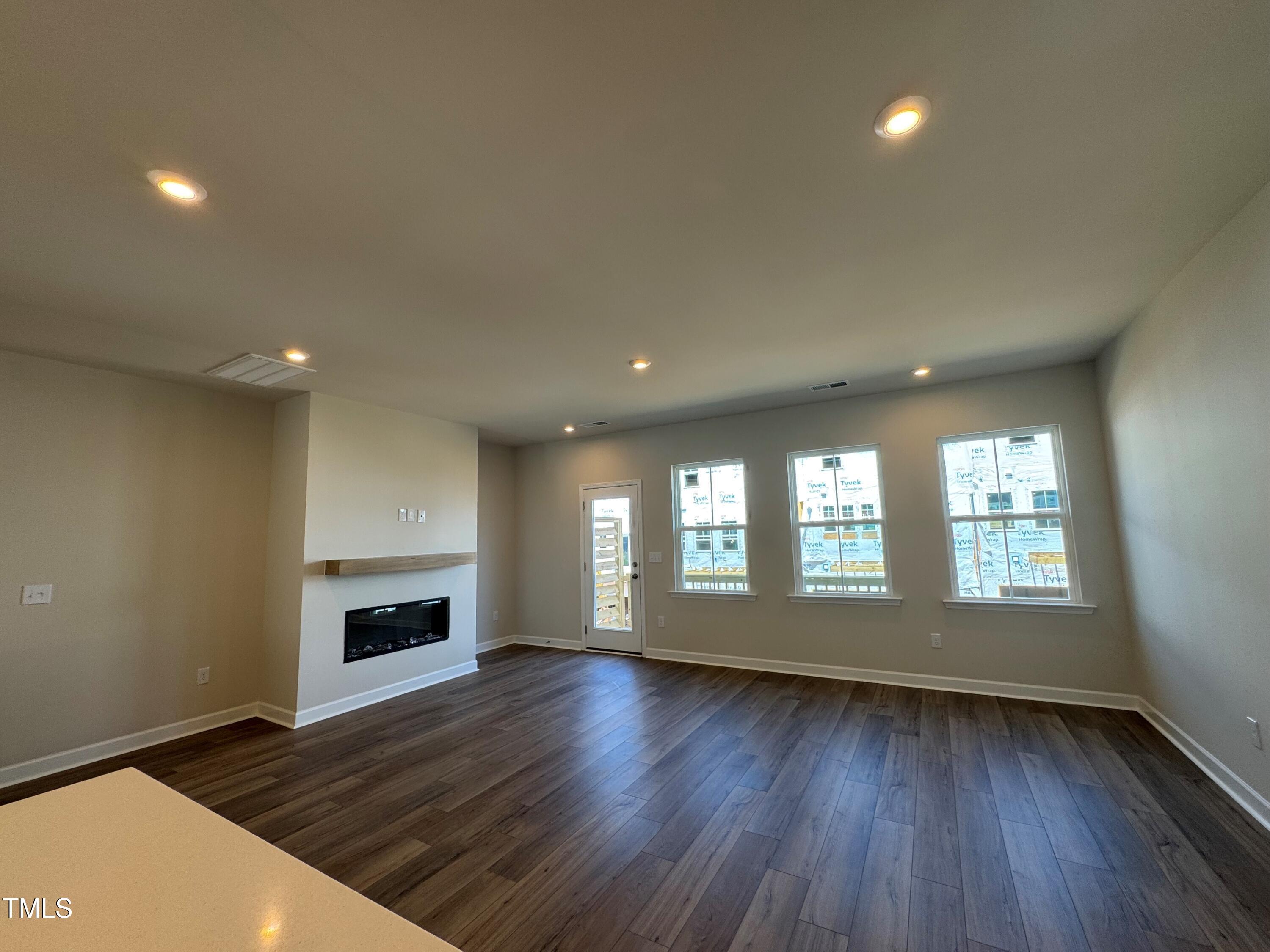 805 Hyperion Alley