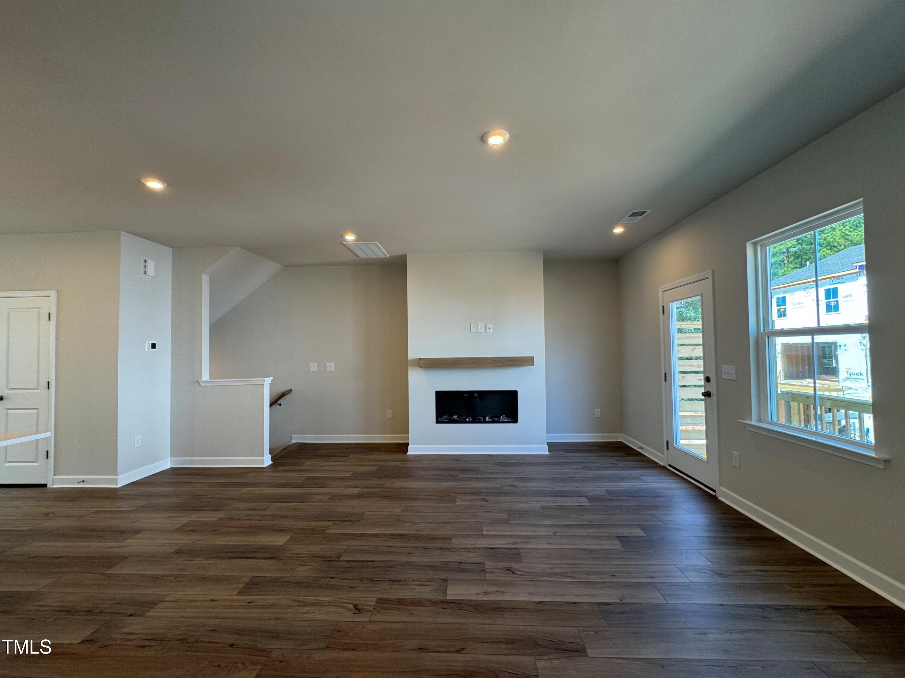 805 Hyperion Alley