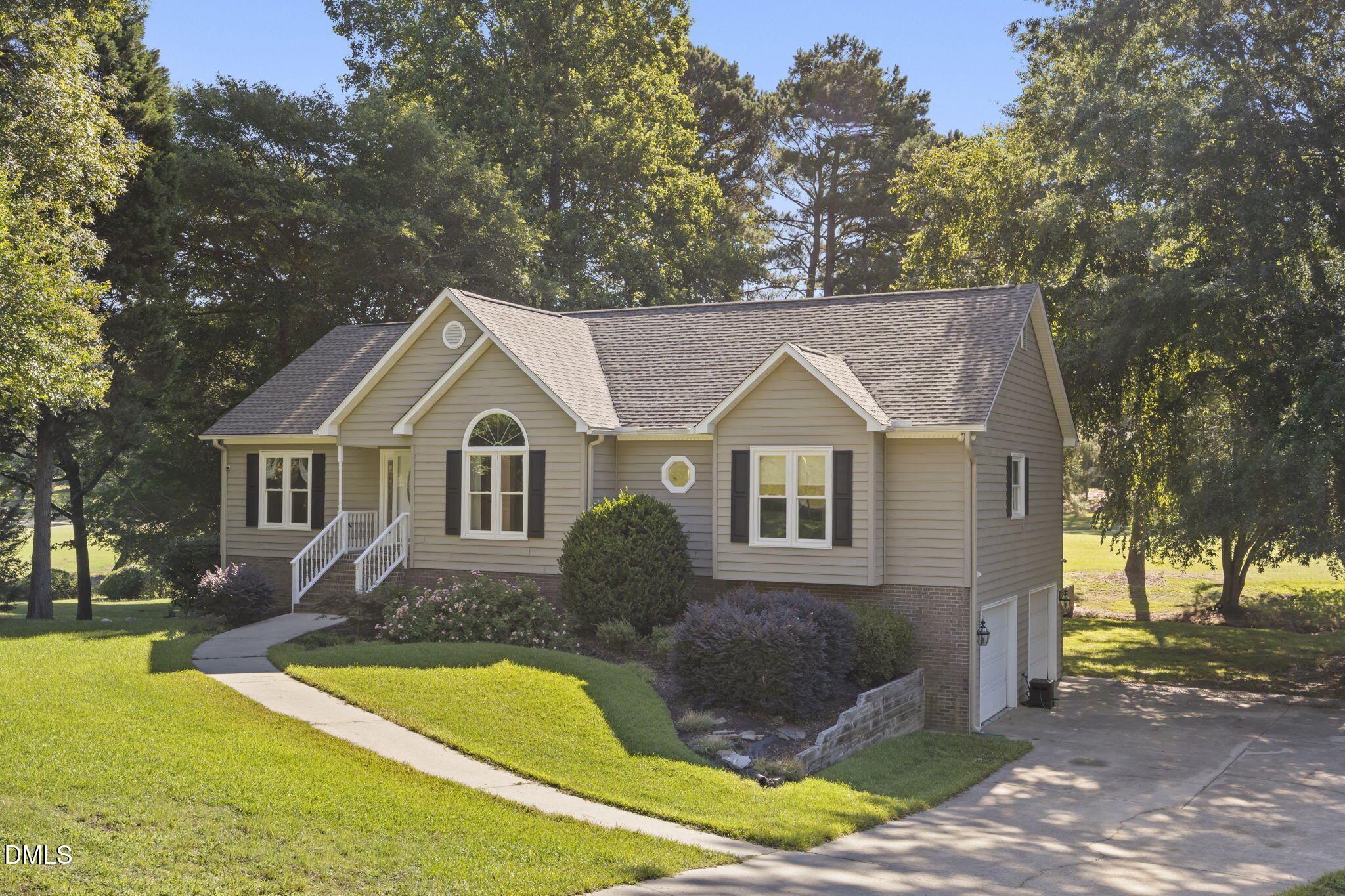 5829 Bluejay Drive