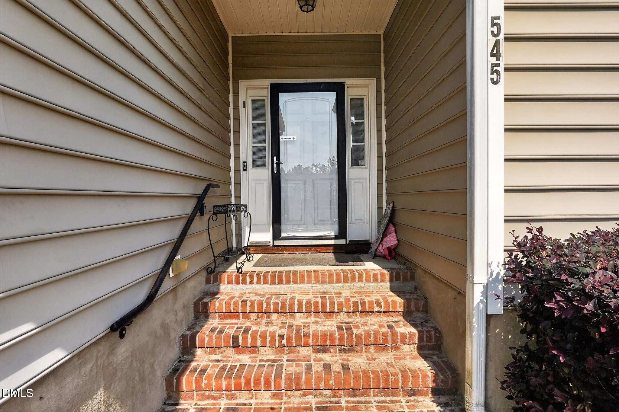 545 Colonial Hills Drive