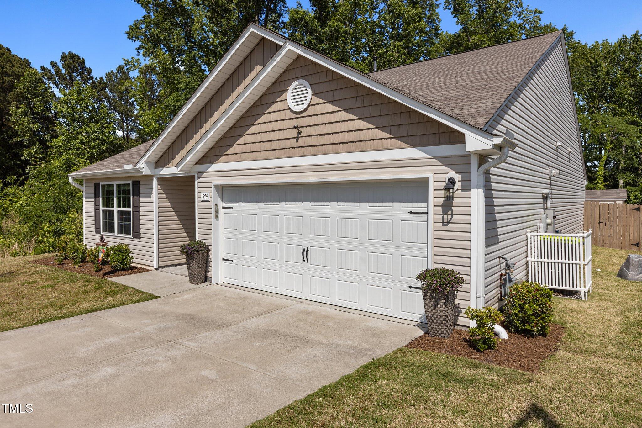 1574 Dorsett Lane