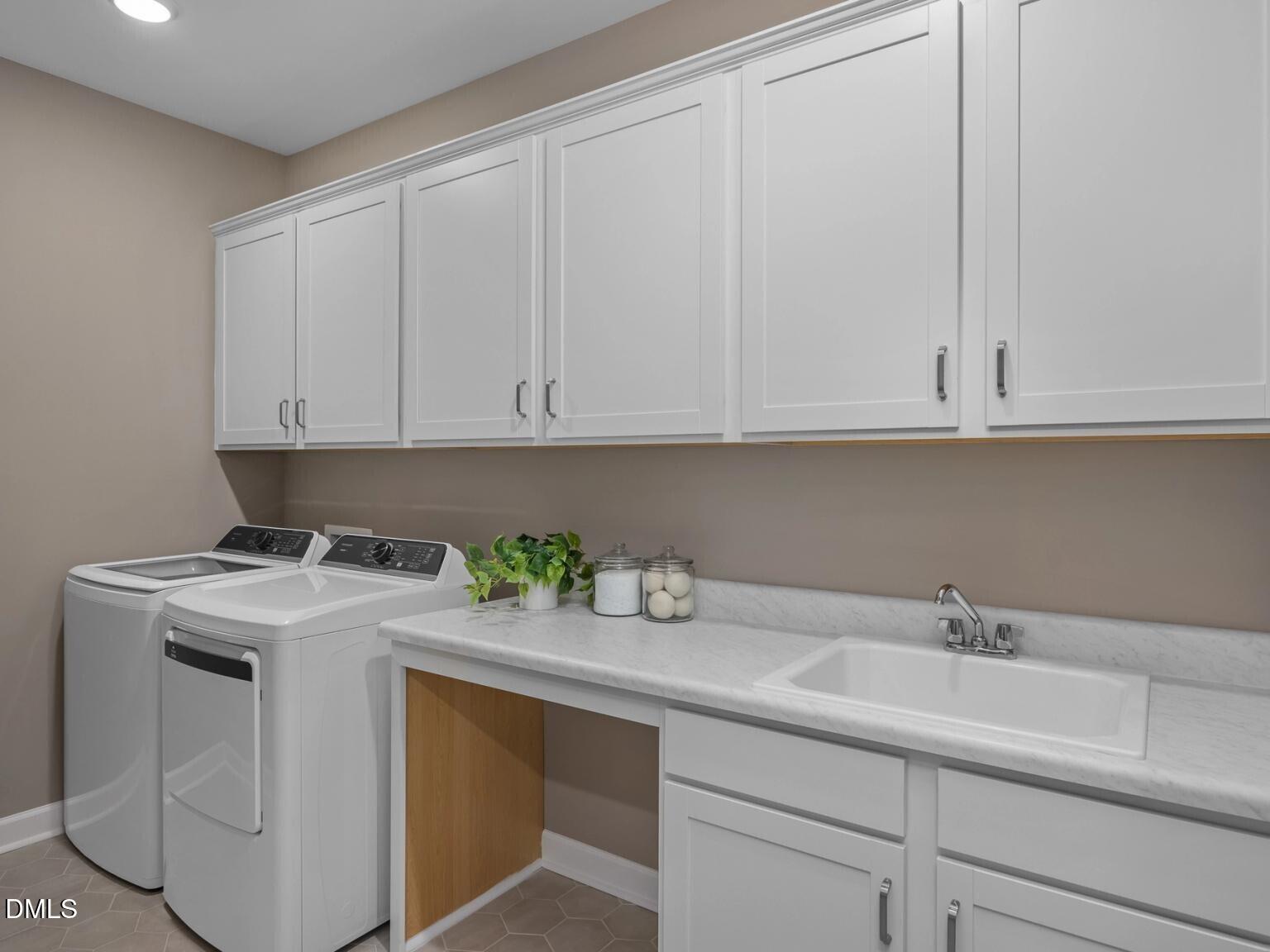 733 Dragonfly Pond Way