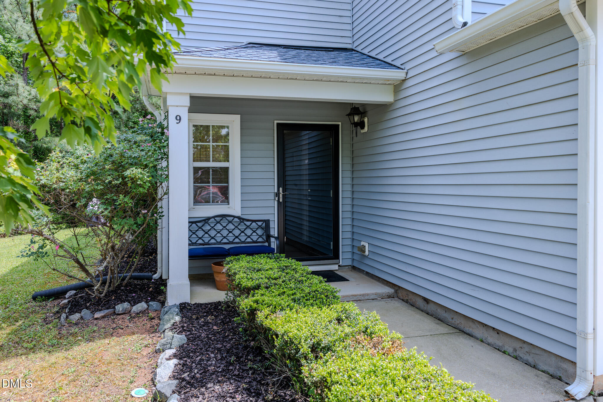 9 Bellmore Court