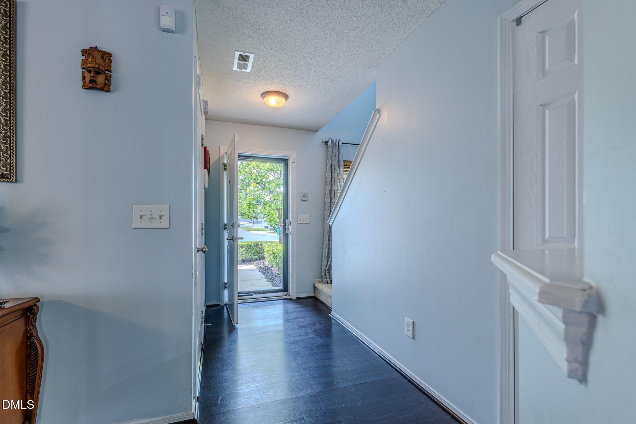 9 Bellmore Court