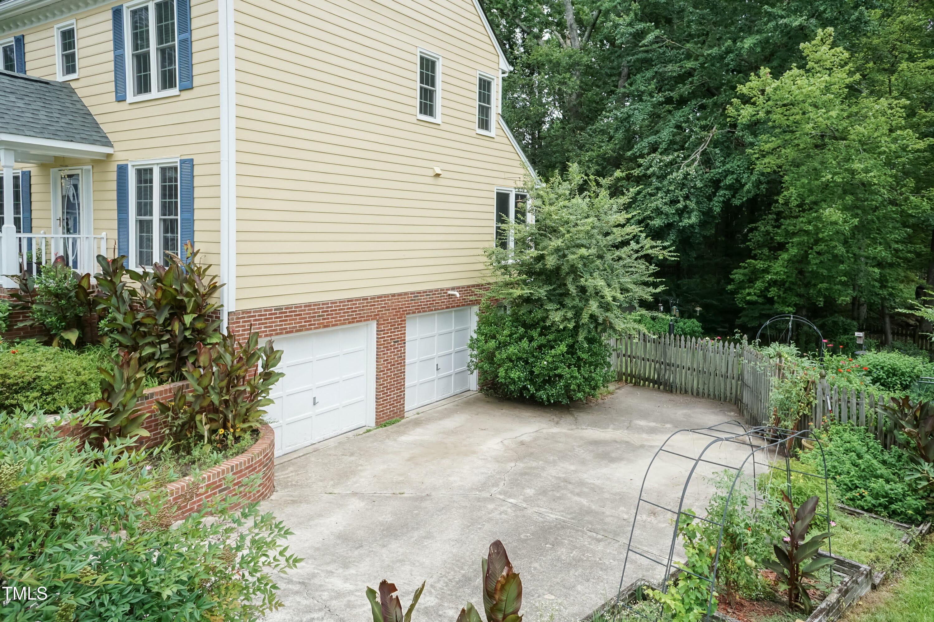 8 Cedar Hill Drive