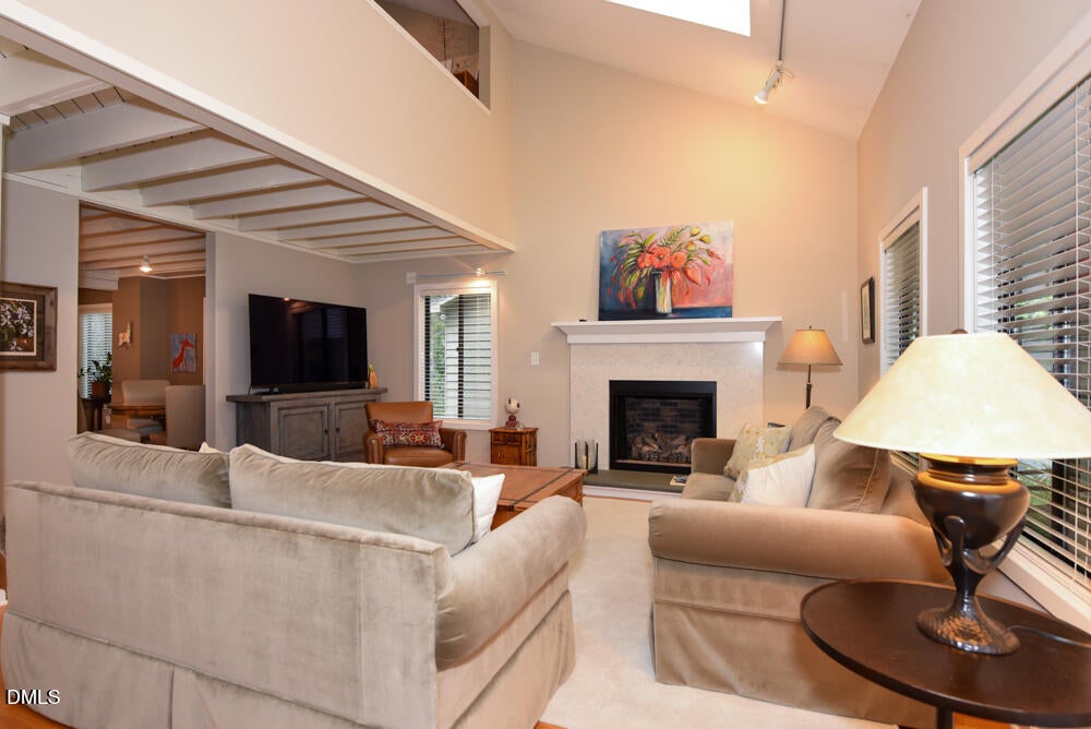 512 Marion Way
