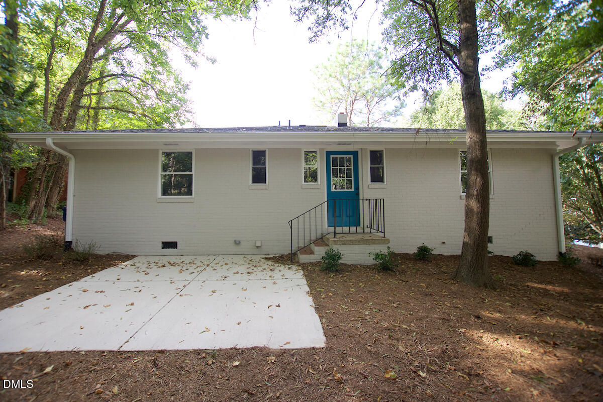 101 W Woodridge Drive