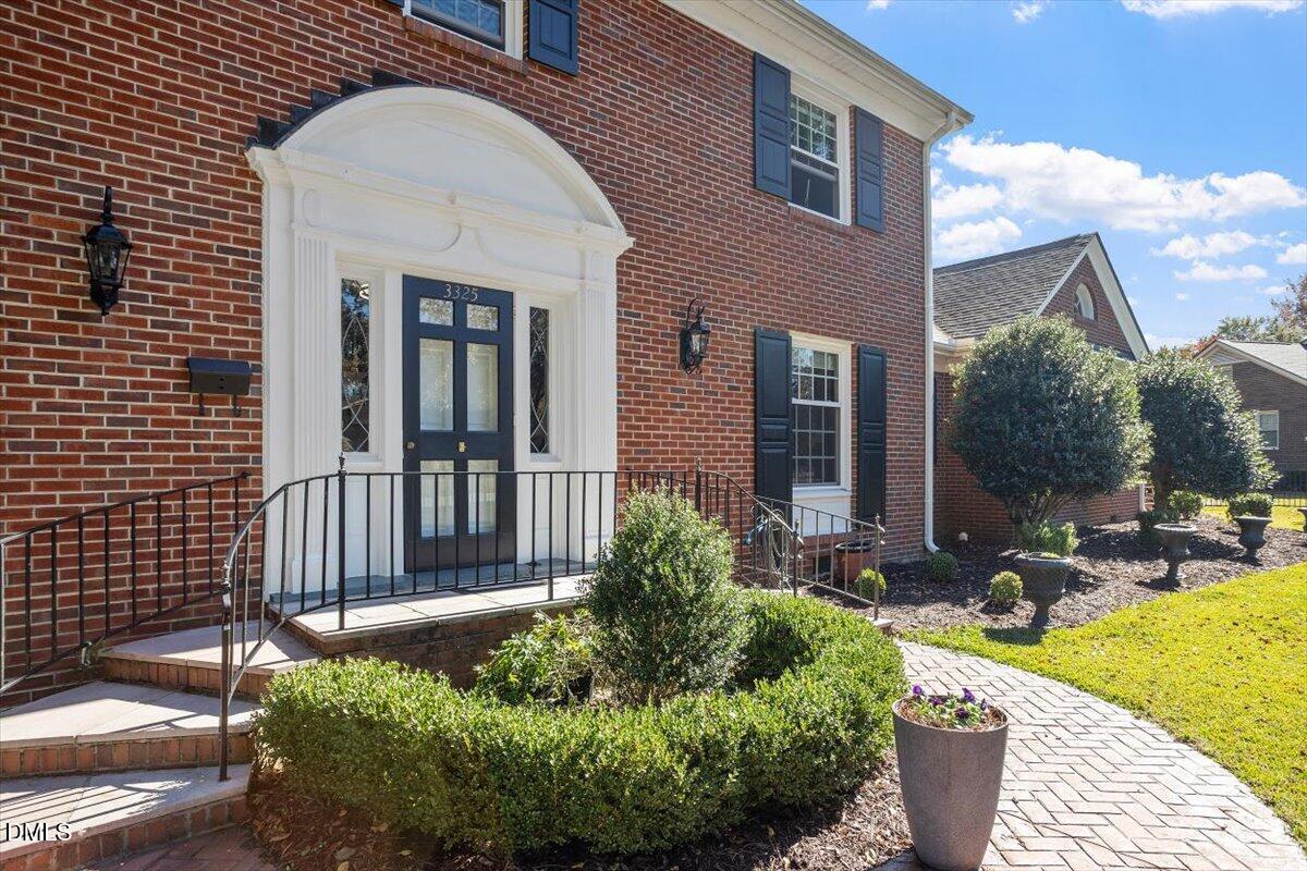 3325 North Walnut Street