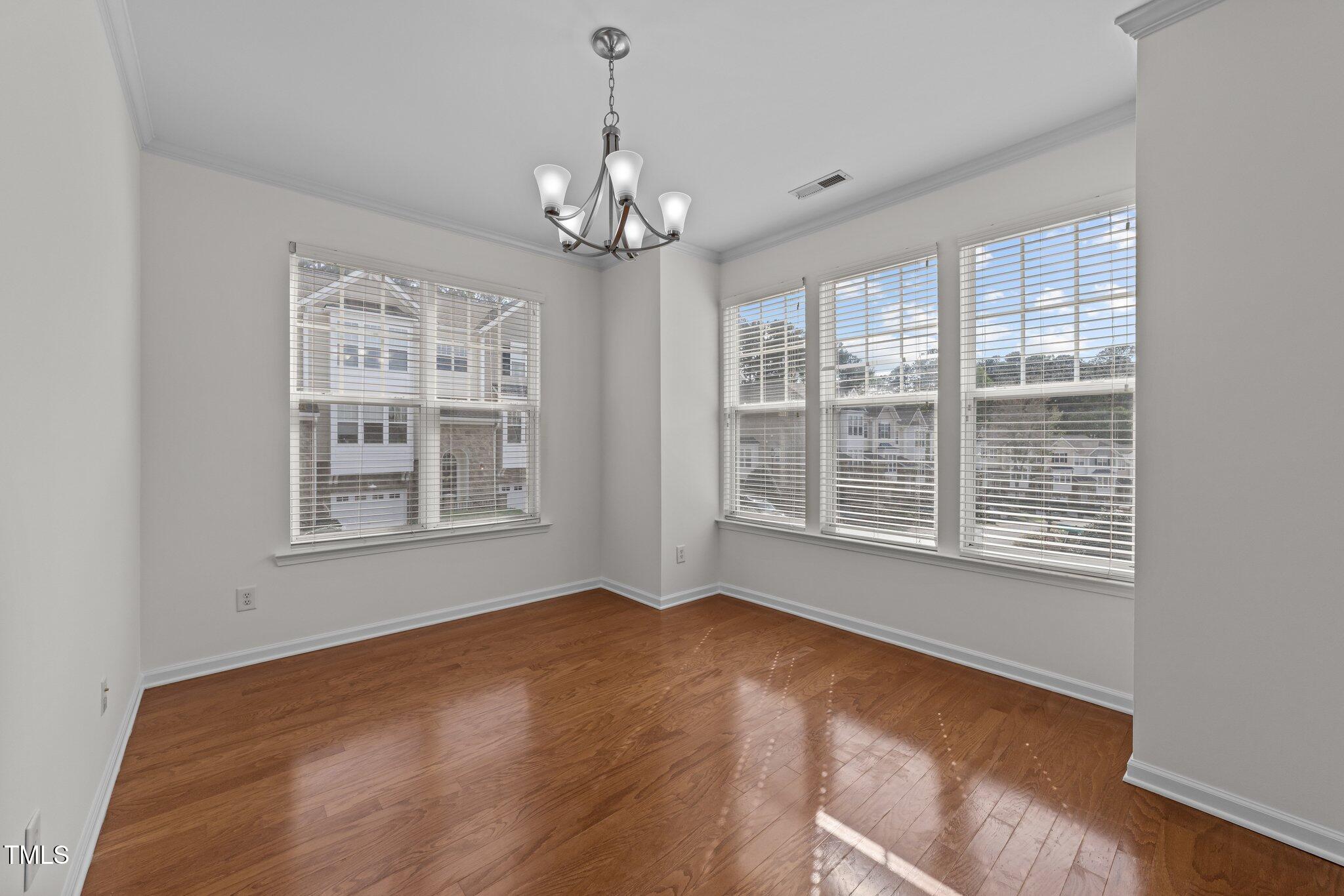 5702 Cameo Glass Way