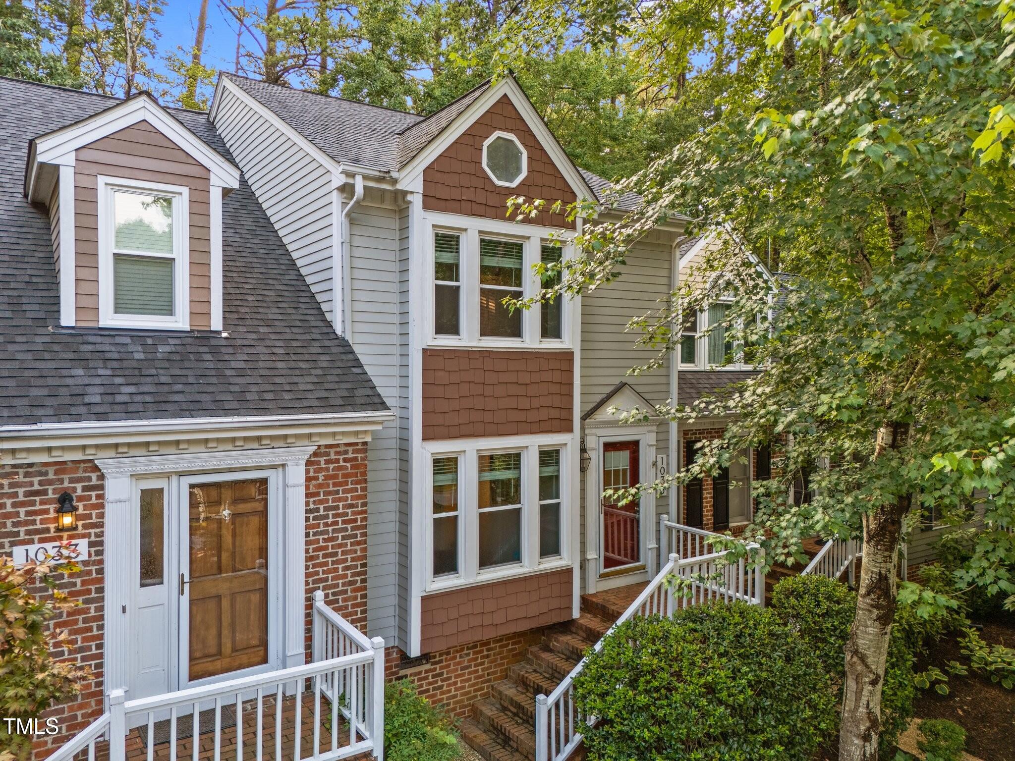 1035 High Lake Court