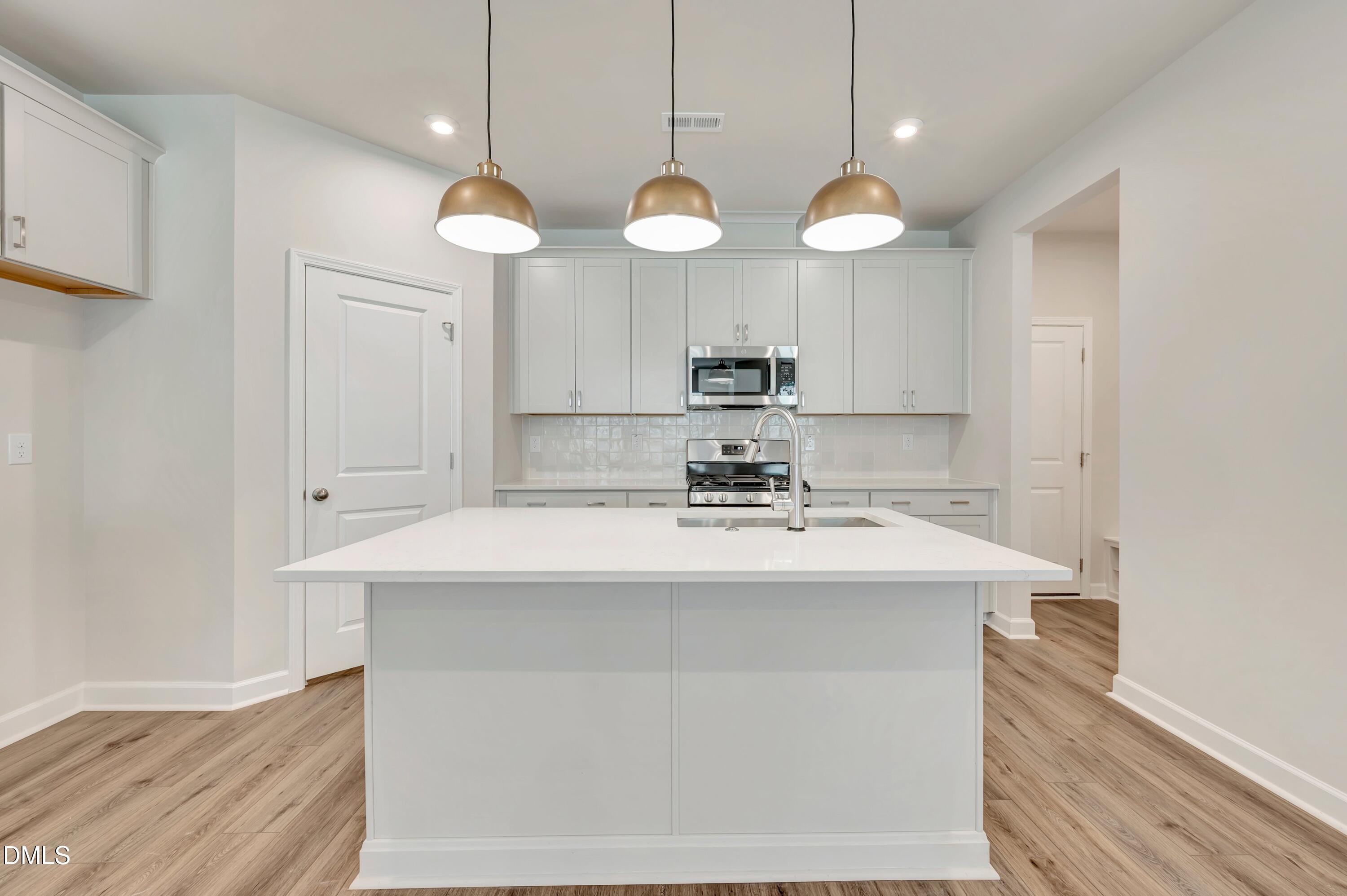 206 Solaire Alley