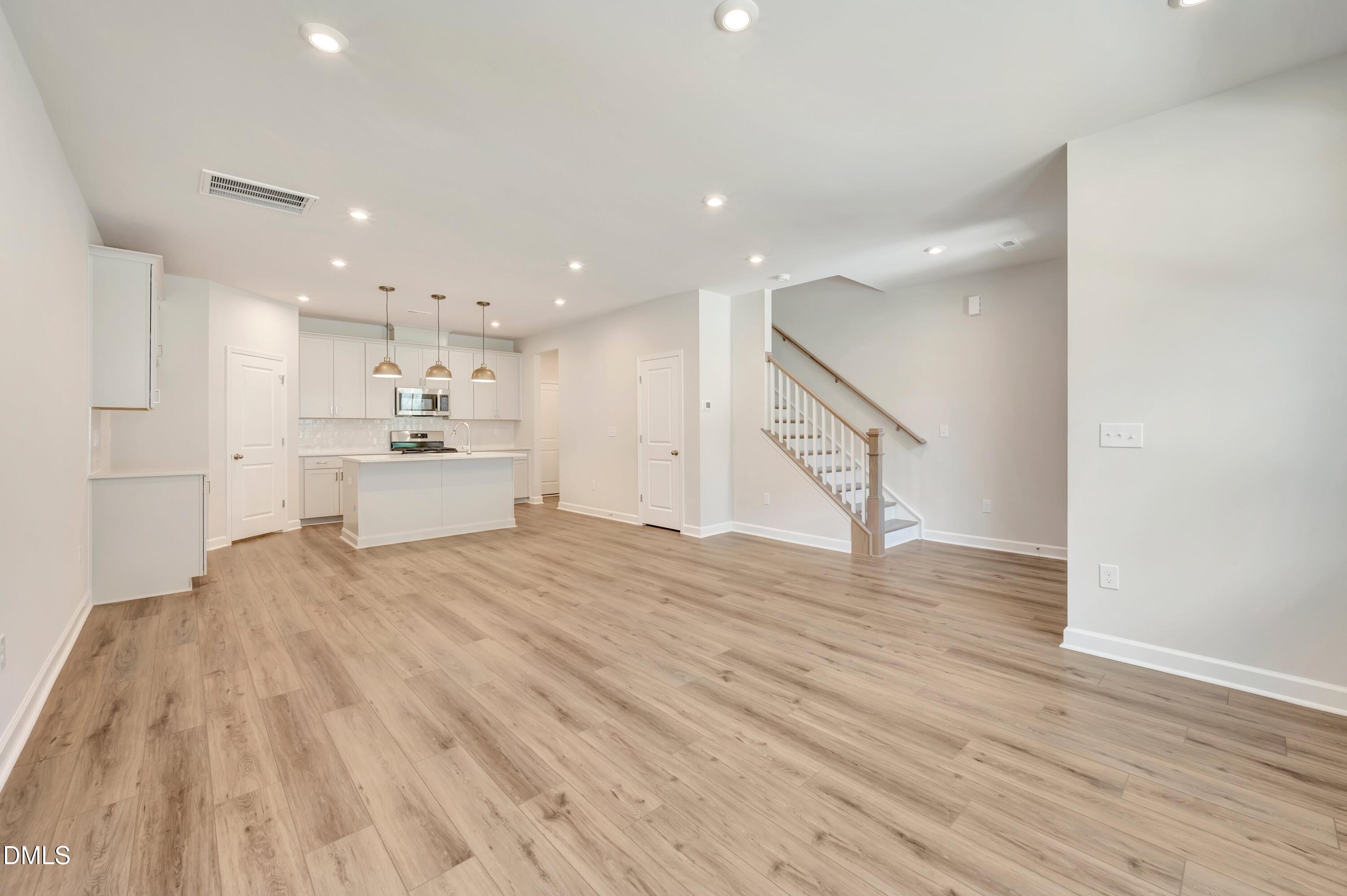 206 Solaire Alley