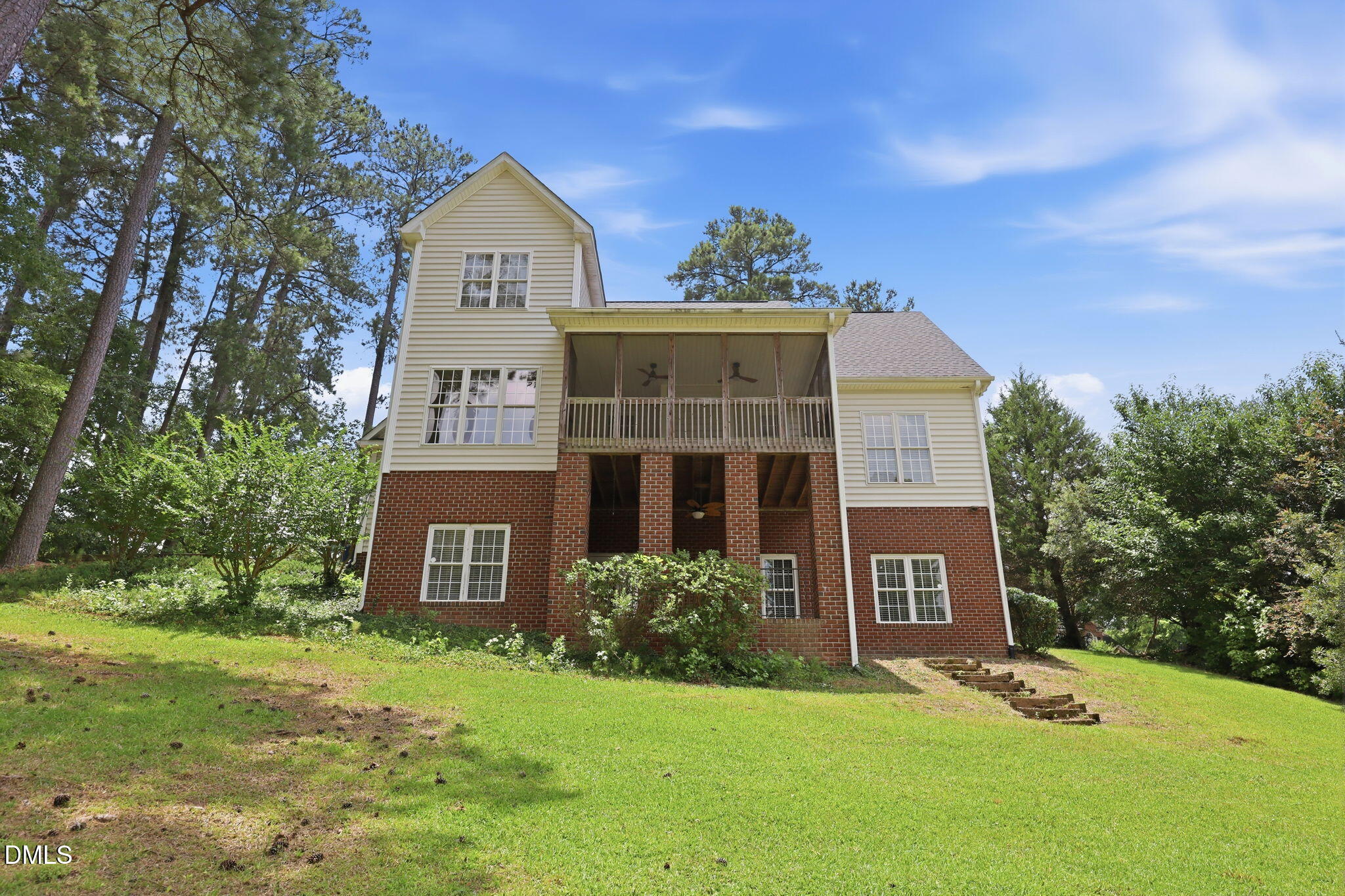 2600 Buckingham Drive