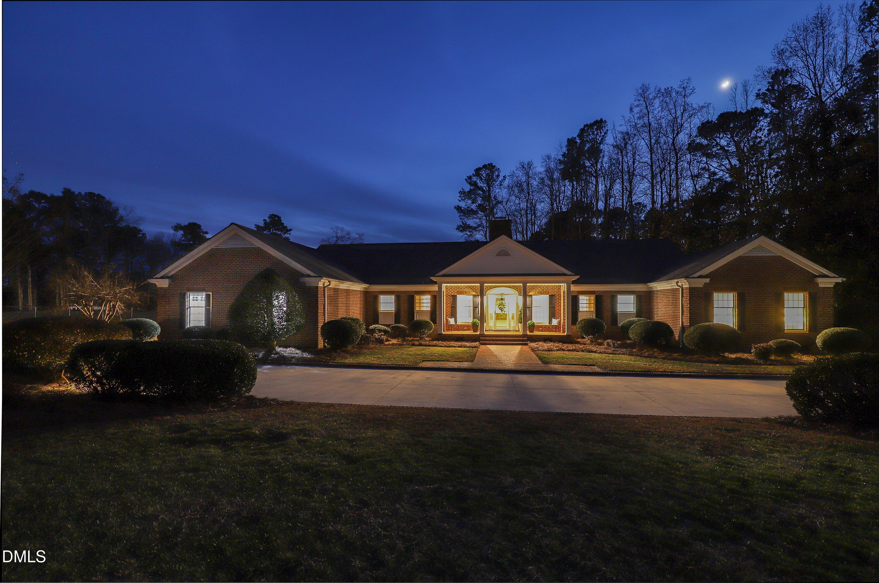 10 Country Club Drive