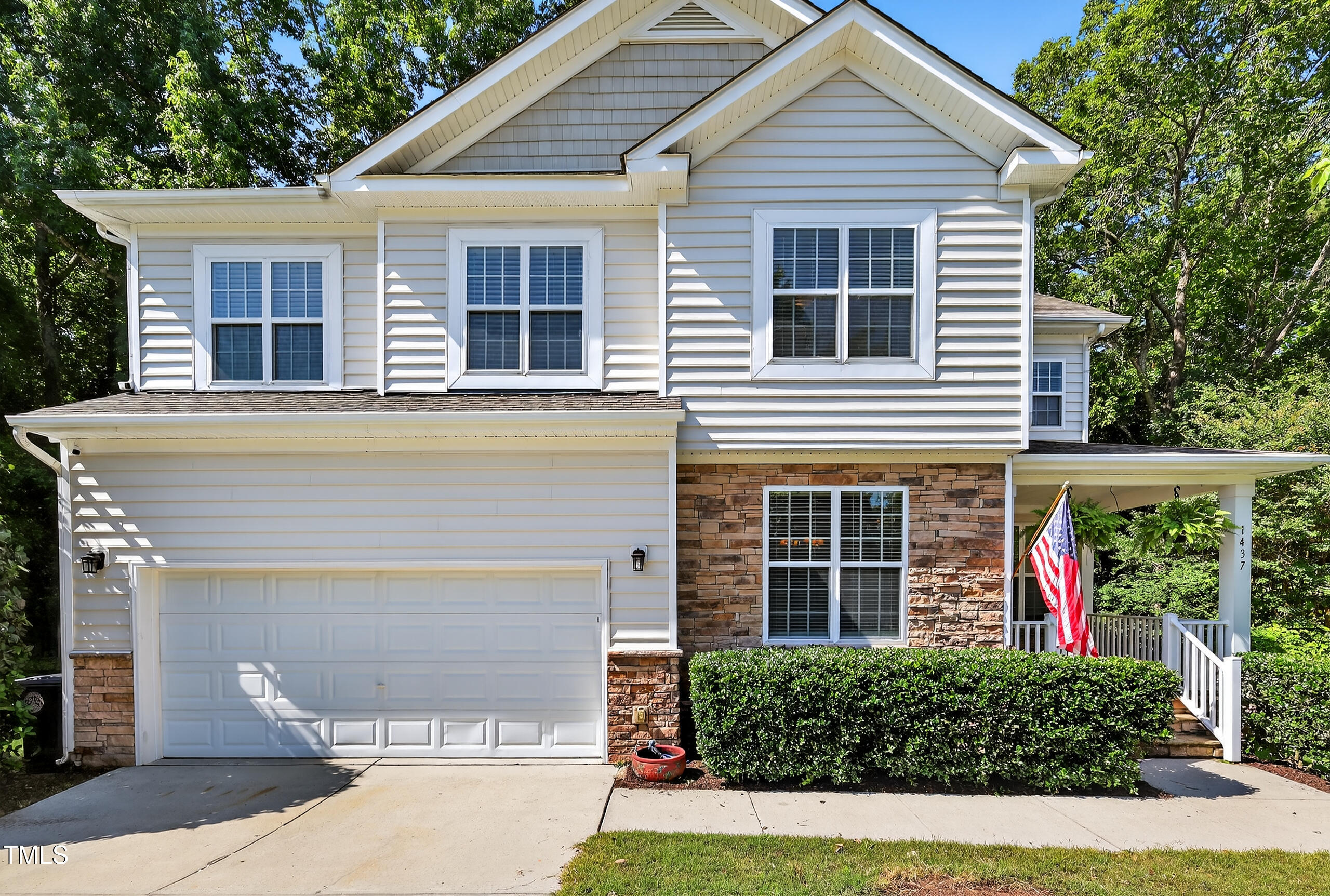 1437 Lindenberg Square